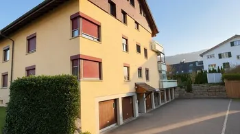 Helle 4.5-Zimmerwohnung mit Balkon und Aussicht in Schöfflisdorf