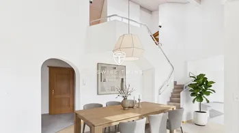 6.5-Zimmer-Dachmaisonette mit Dachgarten in Cham - hell