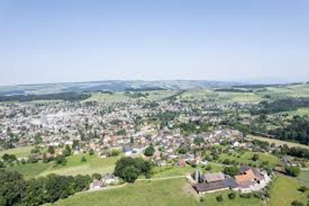 Menziken AG - gut angebunden im Wynental