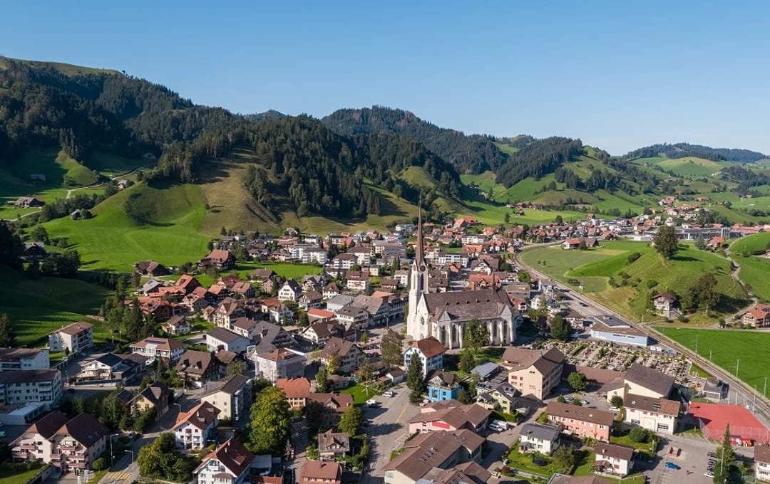 Escholzmatt im Entlebuch: S6/RE7 halbstündlich