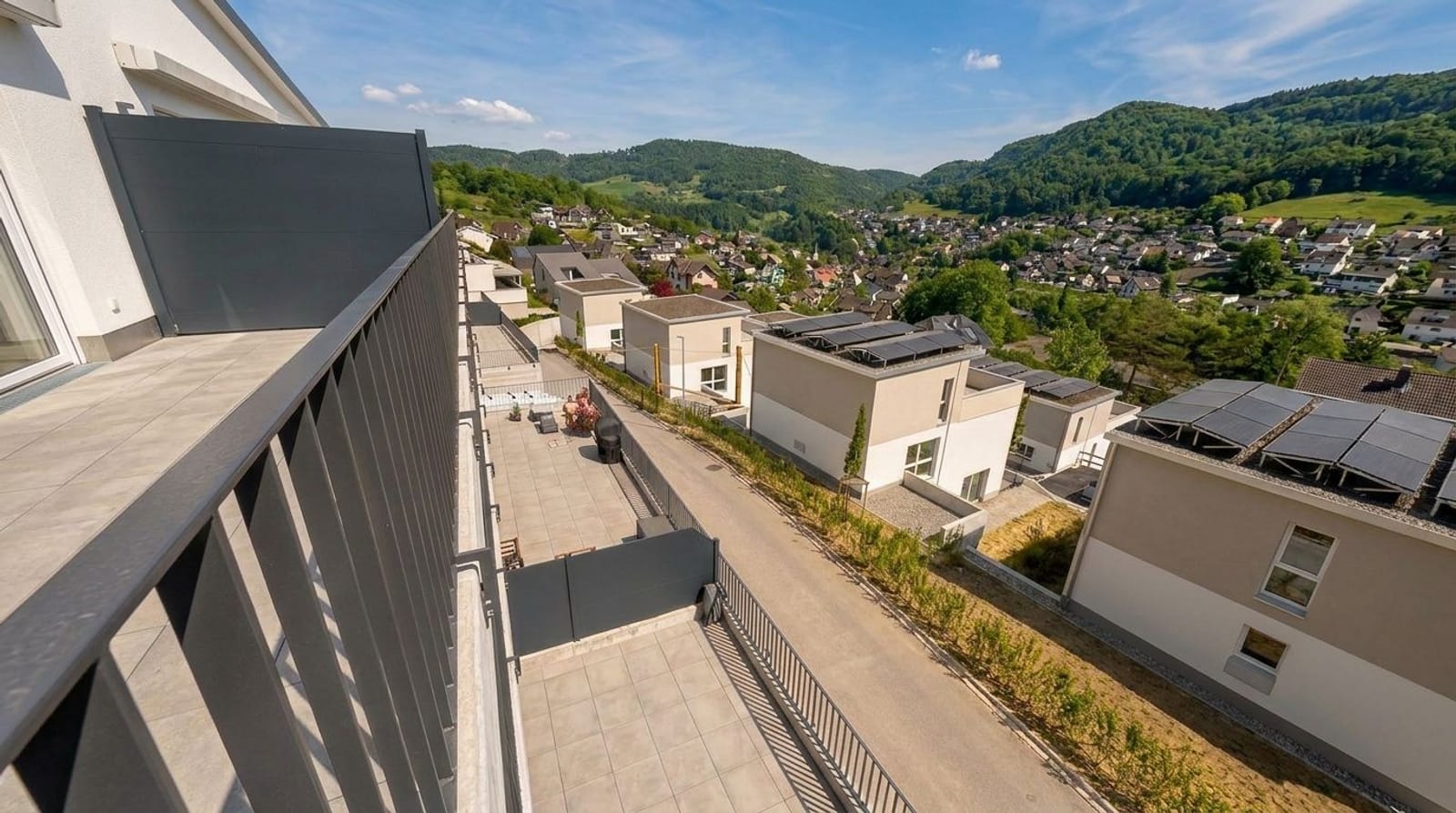 Exklusive 4.5-Zimmer-Wohnung in sonniger Hanglage von Grellingen — Ansicht 5