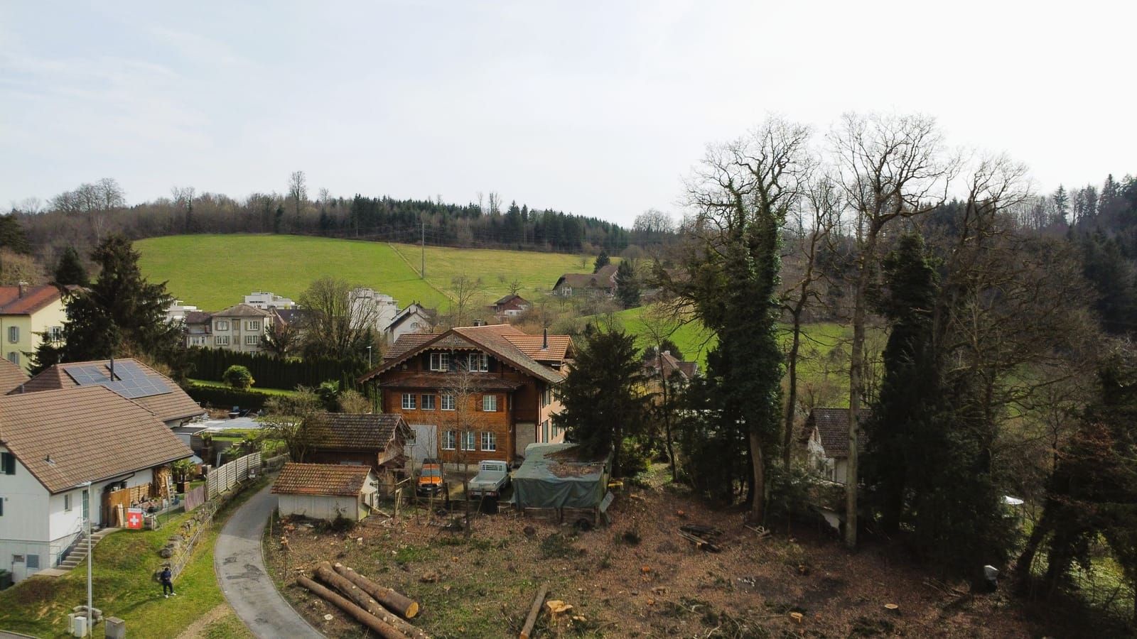 Vollvermietetes MFH mit Potenzial in Safenwil - 3 Einheiten und Bauland! — Ansicht 3