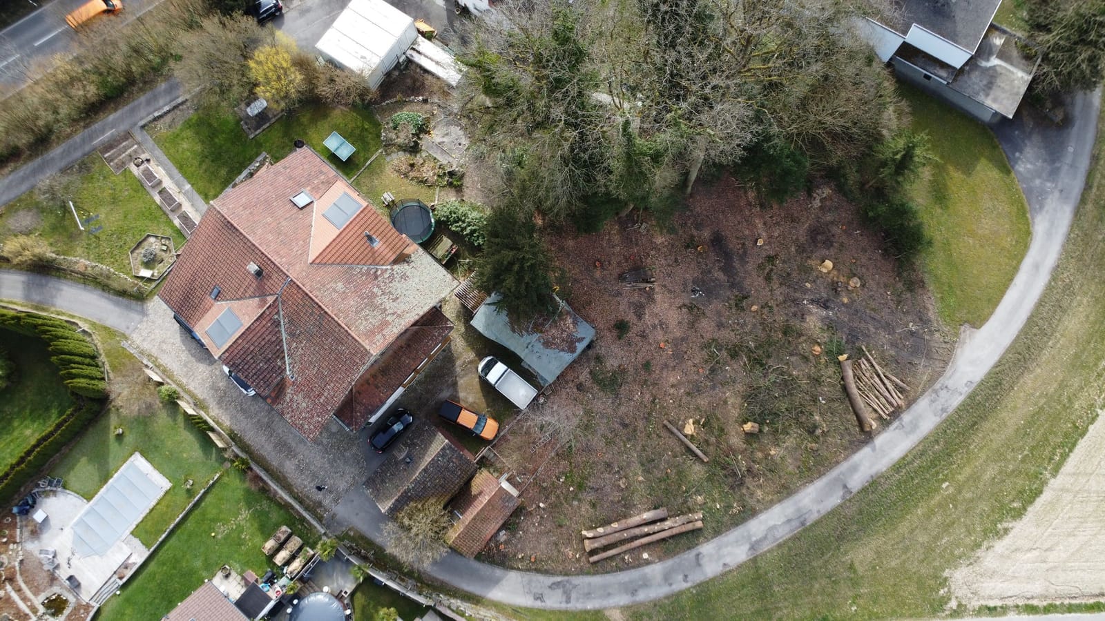 Vollvermietetes MFH mit Potenzial in Safenwil - 3 Einheiten und Bauland! — Ansicht 2