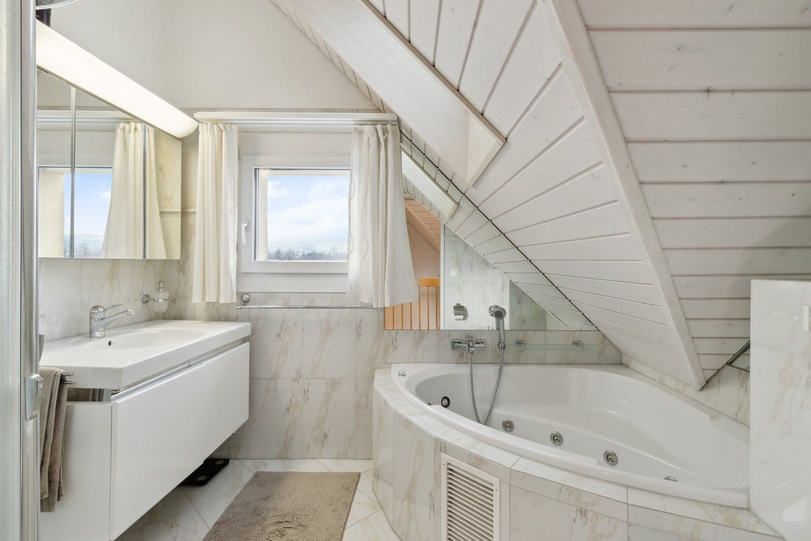 Exklusive 3,5-Zimmer-Wohnung nahe Zürich – modern & stilvoll — Ansicht 9