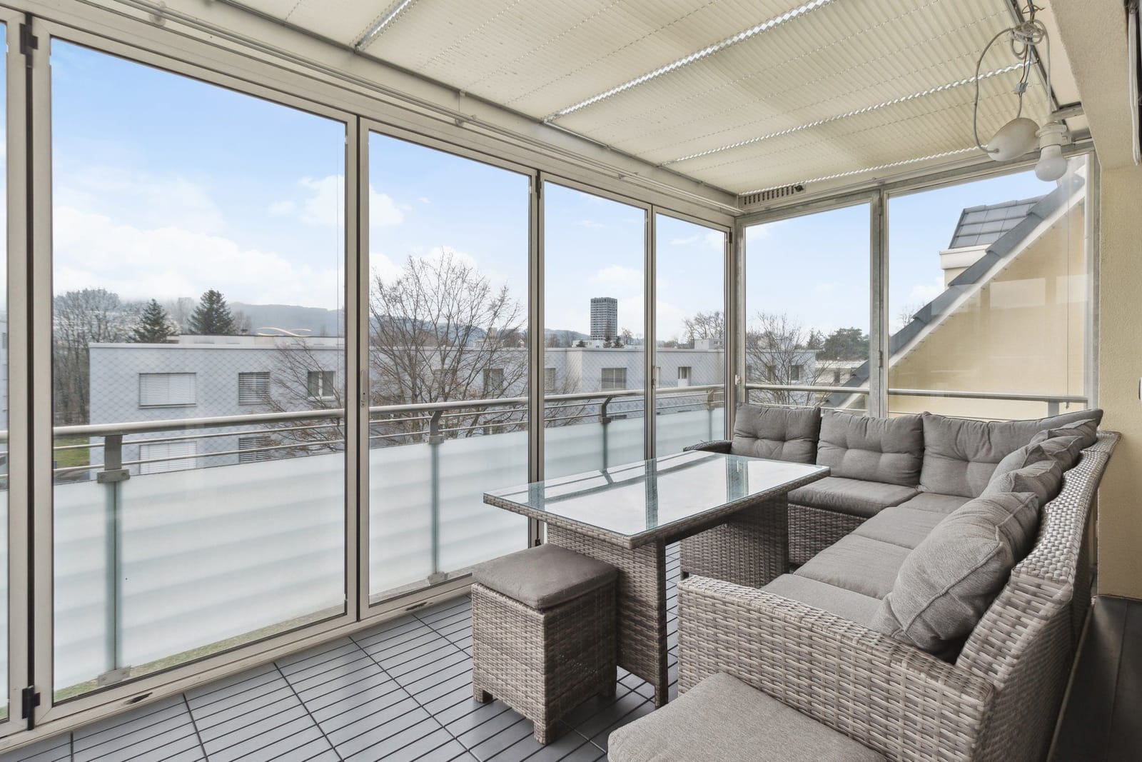 Exklusive 3,5-Zimmer-Wohnung nahe Zürich – modern & stilvoll — Ansicht 2