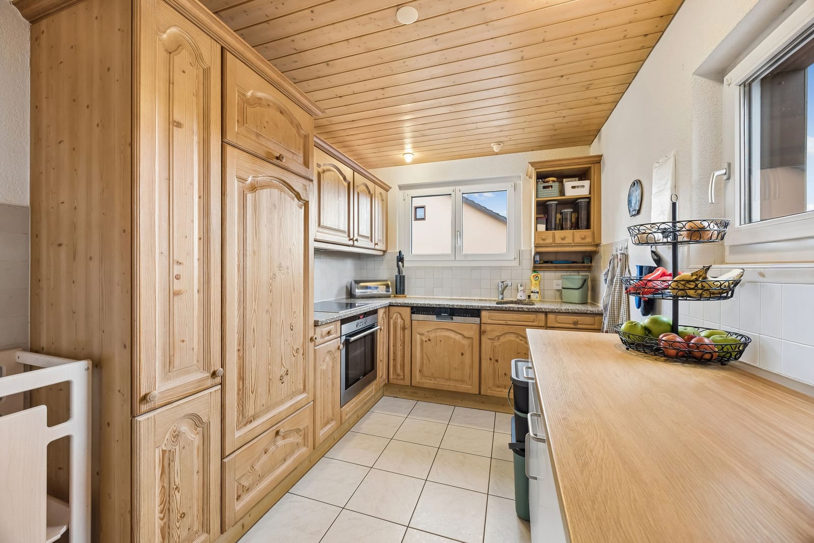 Einfamilienhaus mit Gartenidylle, grossem Aussenbereich und spannendem Ausbaupotenzial — Ansicht 8