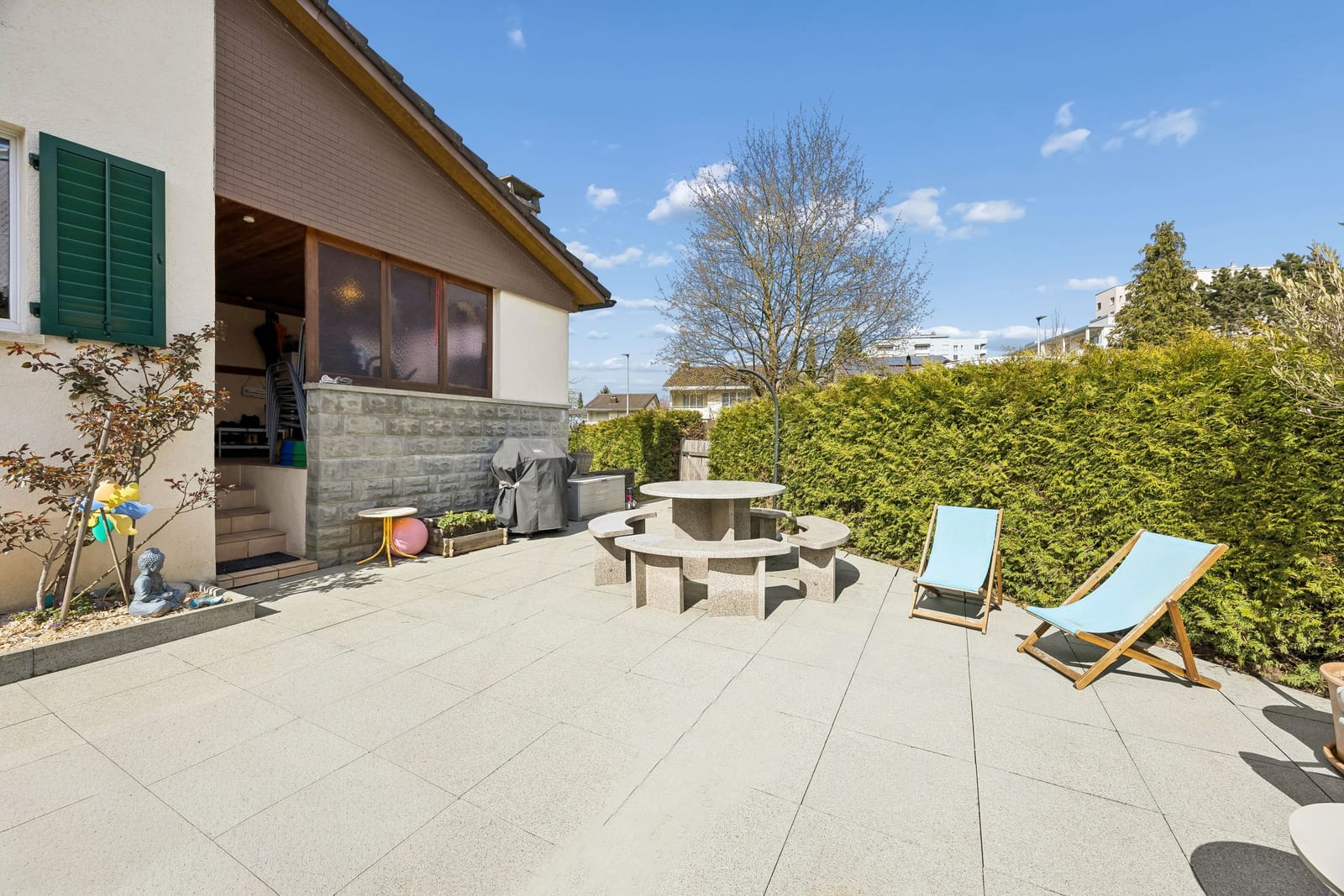 Einfamilienhaus mit Gartenidylle, grossem Aussenbereich und spannendem Ausbaupotenzial — Ansicht 27