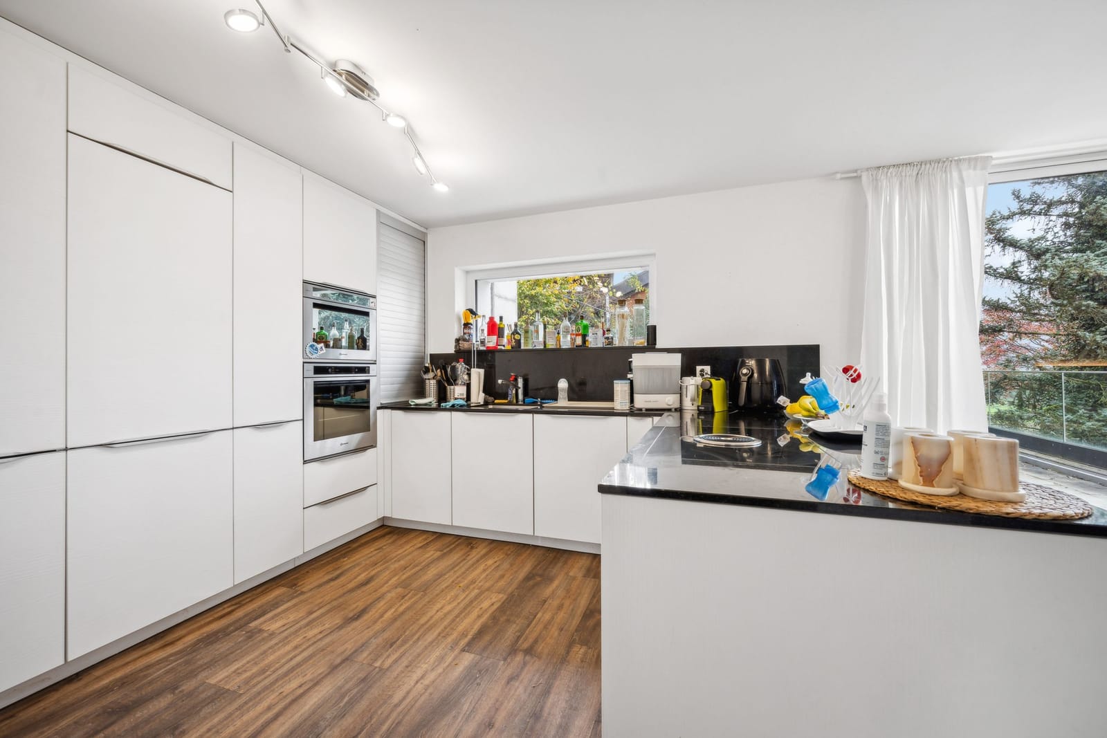 Exklusives Wohnen mit Aussicht: Einfamilienhaus mit Einliegerwohnung — Ansicht 4