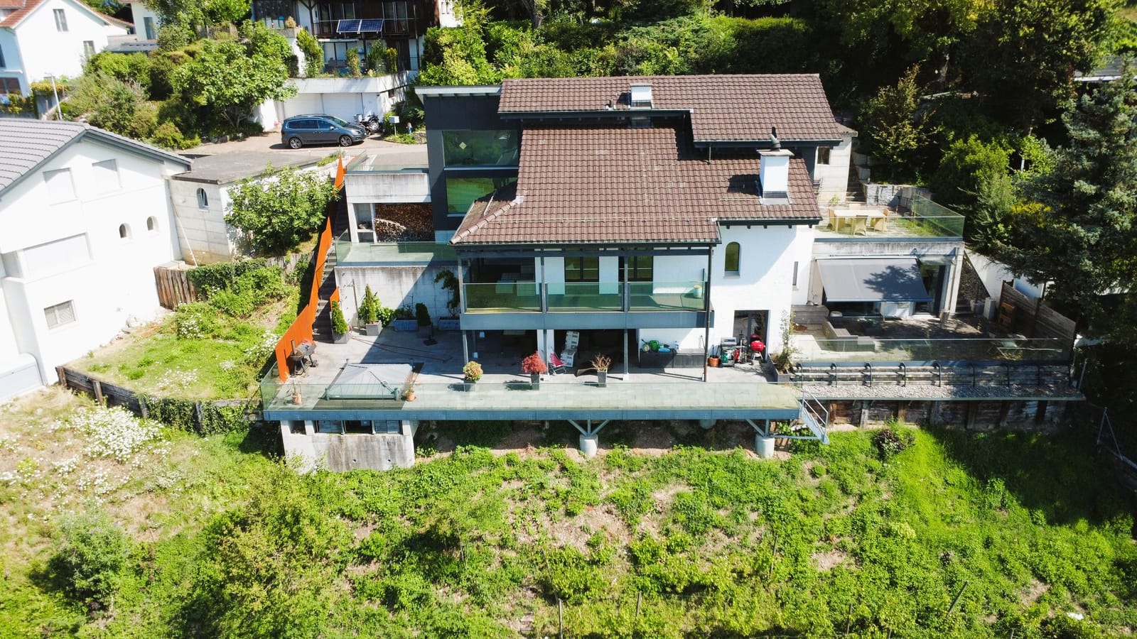 Exklusives Wohnen mit Aussicht: Einfamilienhaus mit Einliegerwohnung — Ansicht 16
