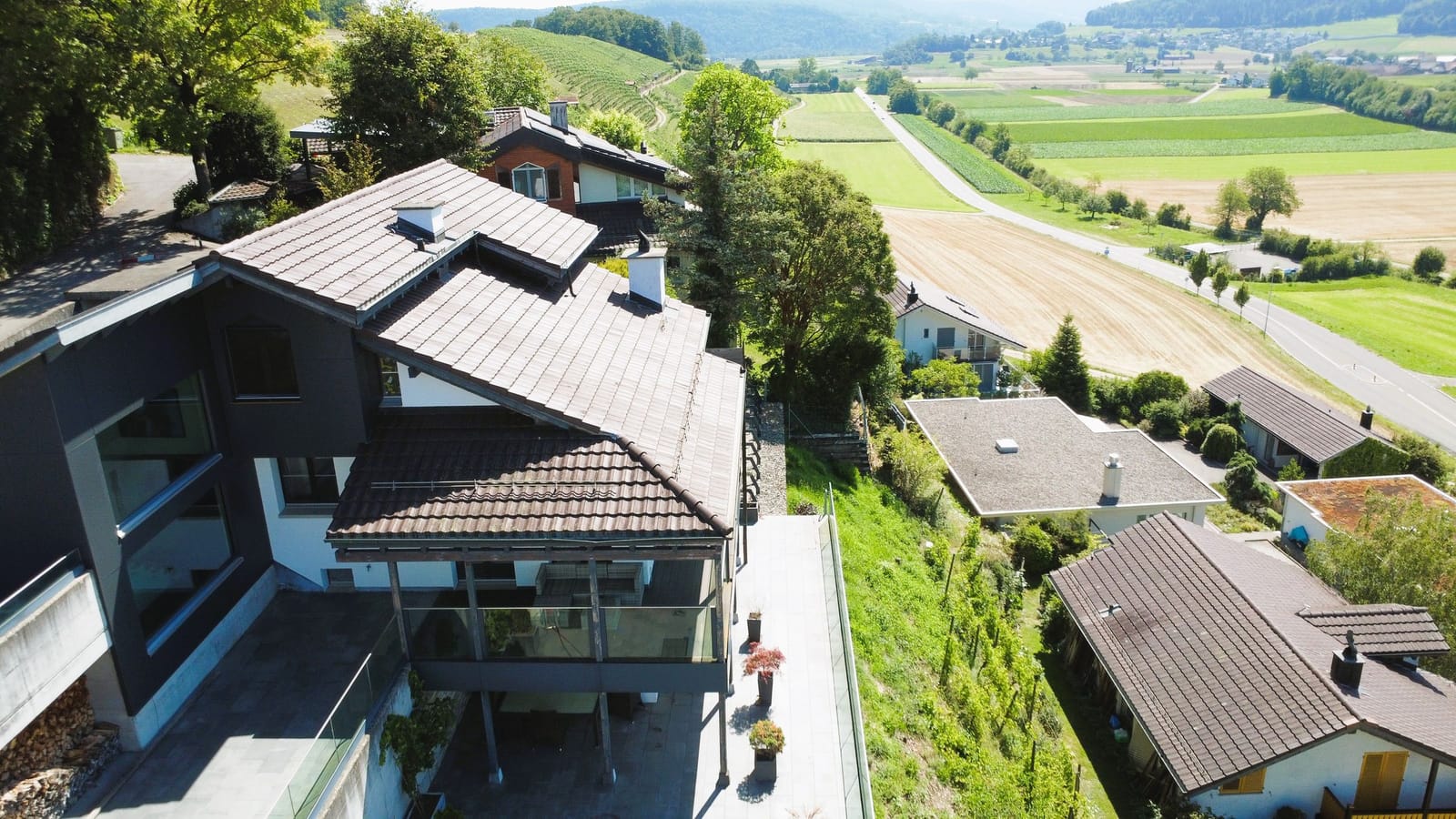 Exklusives Wohnen mit Aussicht: Einfamilienhaus mit Einliegerwohnung — Ansicht 17