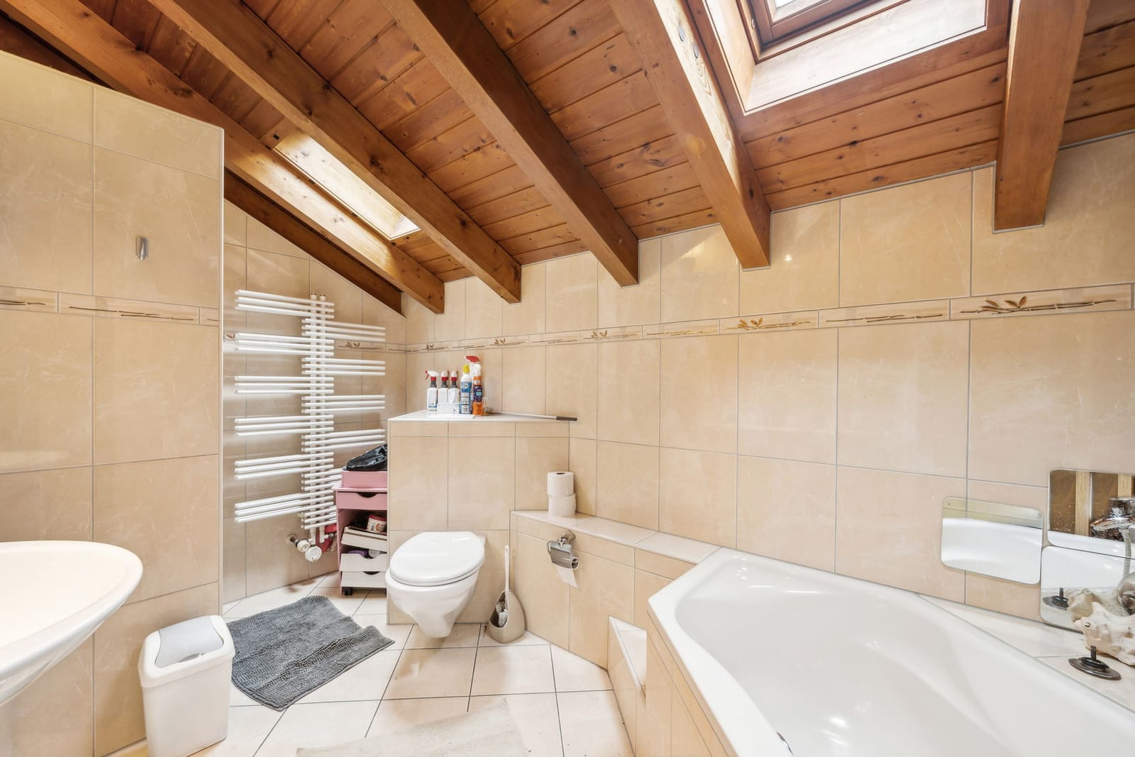 Exklusives Wohnen mit Aussicht: Einfamilienhaus mit Einliegerwohnung — Ansicht 11
