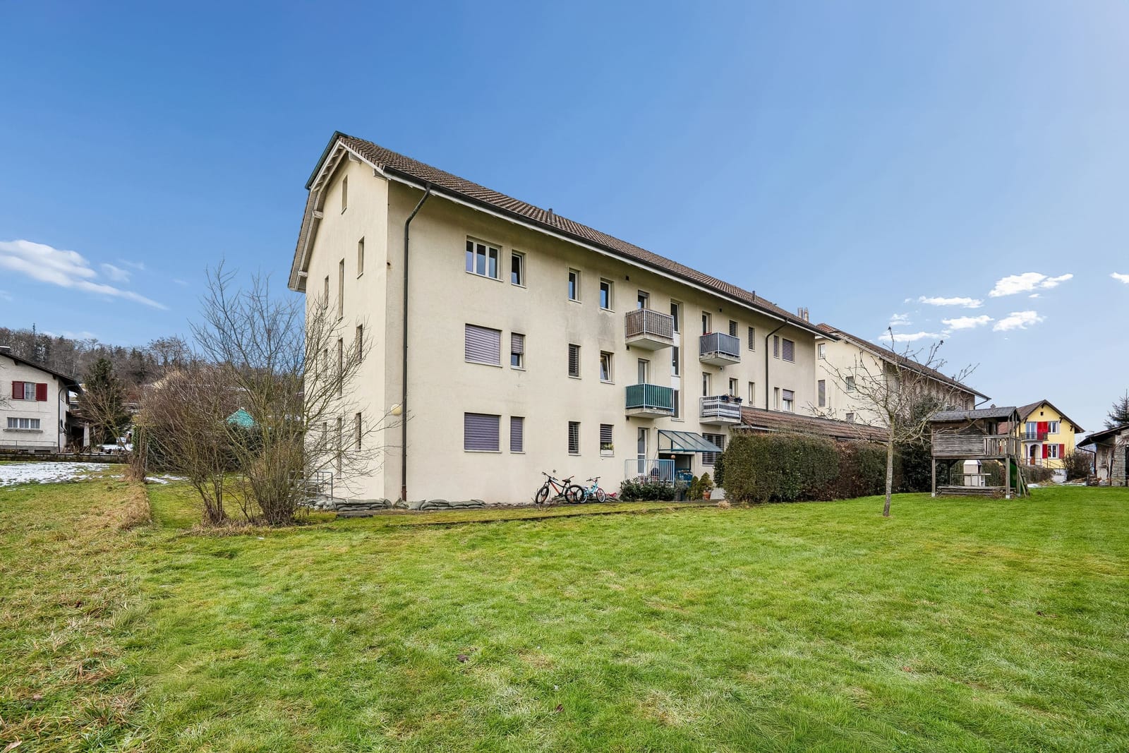 Familienfreundliche 5.5-Zimmer-Wohnung mit viel Raum und Komfort — Ansicht 15