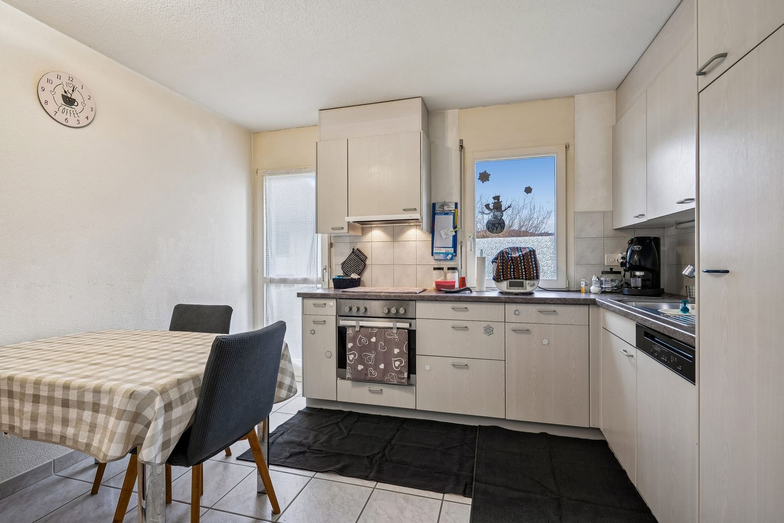 Familienfreundliche 5.5-Zimmer-Wohnung mit viel Raum und Komfort — Ansicht 3