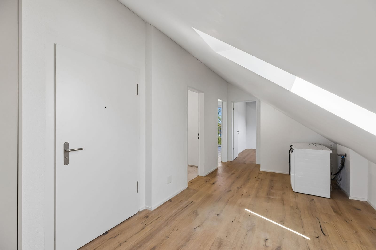 Moderne 3.5-Zimmer-Dachwohnung – lichtdurchflutet & einladend — Ansicht 9