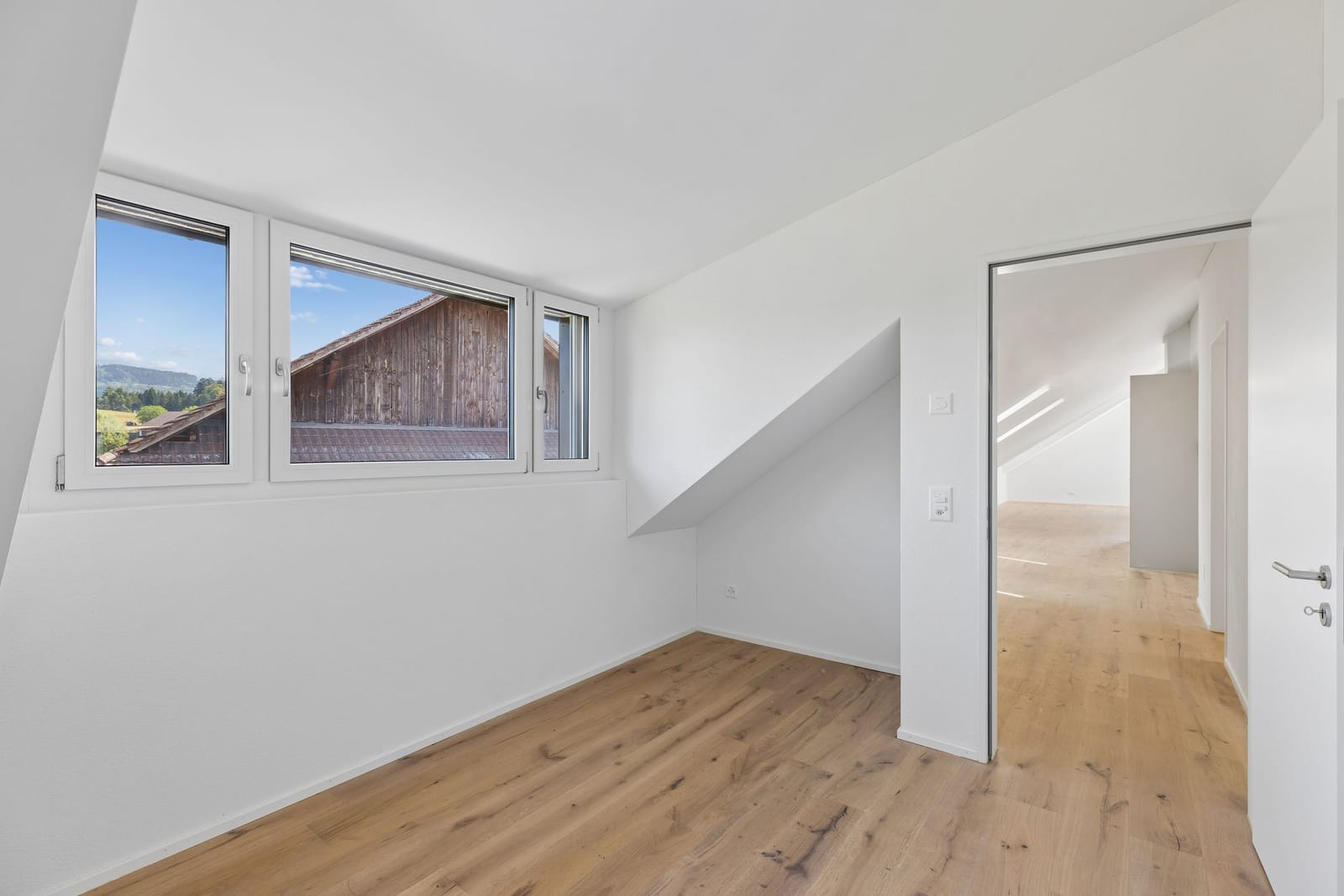 Moderne 3.5-Zimmer-Dachwohnung – lichtdurchflutet & einladend — Ansicht 11