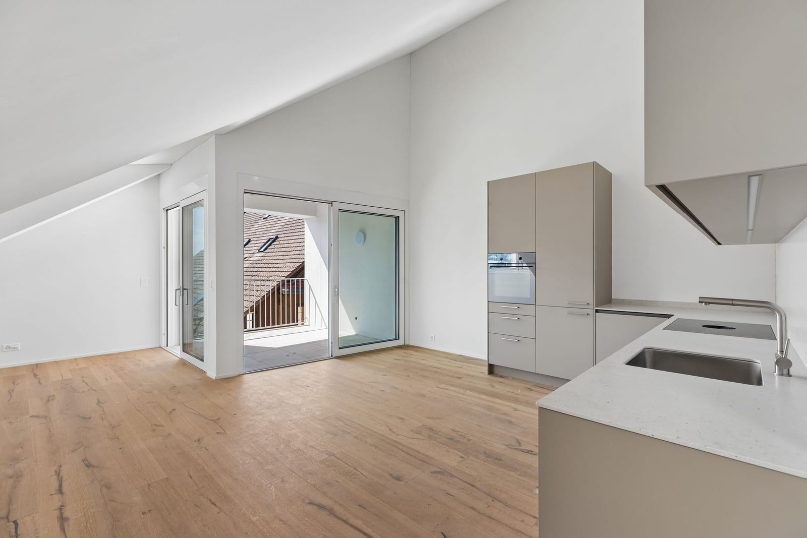 Moderne 3.5-Zimmer-Dachwohnung – lichtdurchflutet & einladend — Ansicht 5