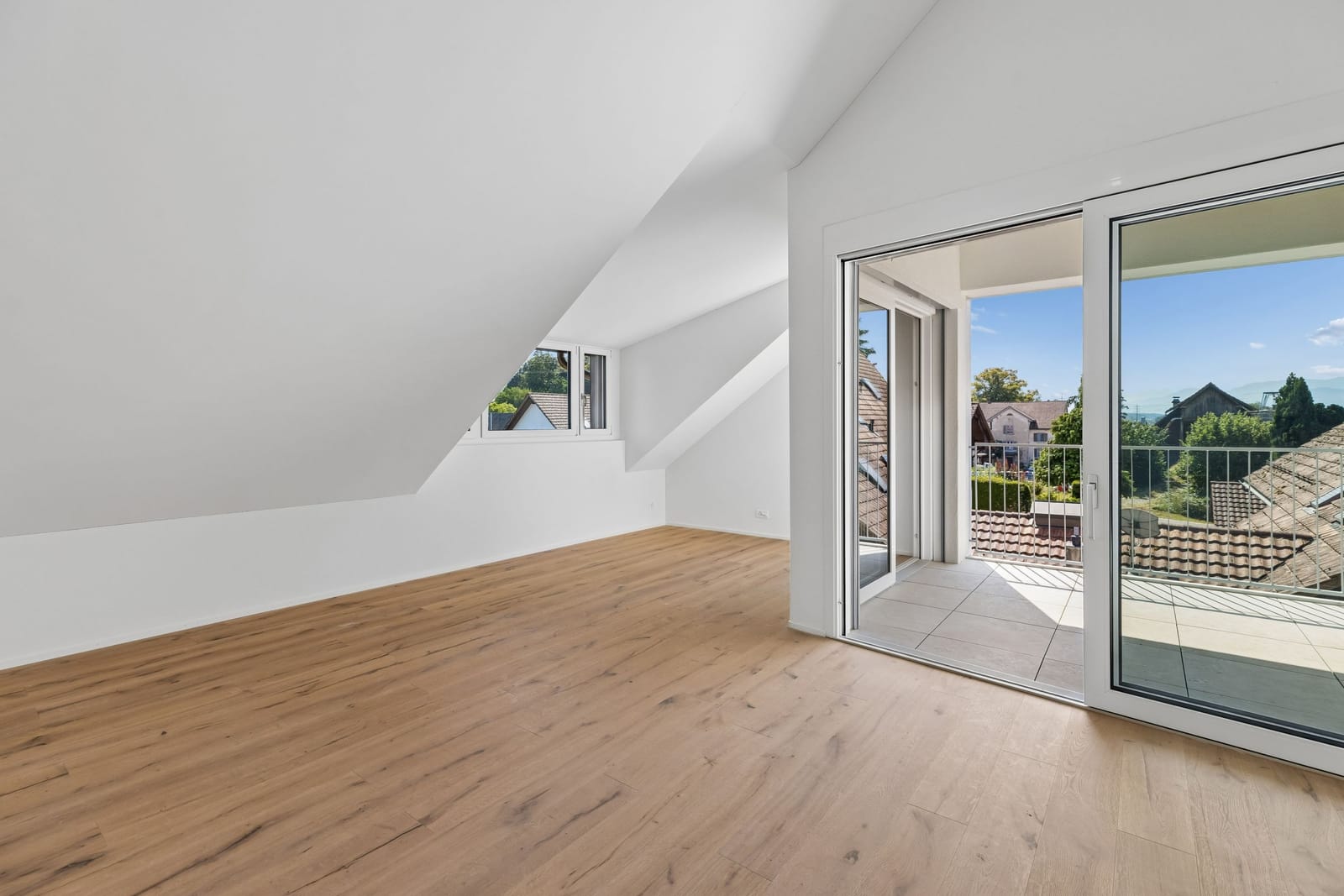 Moderne 3.5-Zimmer-Dachwohnung – lichtdurchflutet & einladend — Ansicht 7