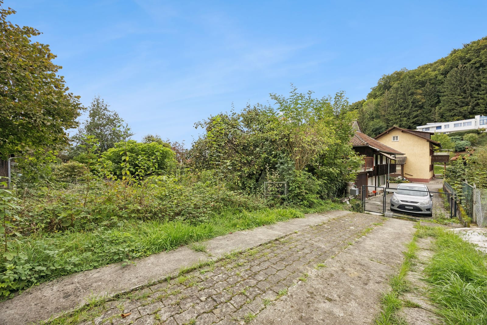 Grosszügiges 7-Zimmer-Haus in Leibstadt mit grosser Dachterrasse und viel Potenzial — Ansicht 22