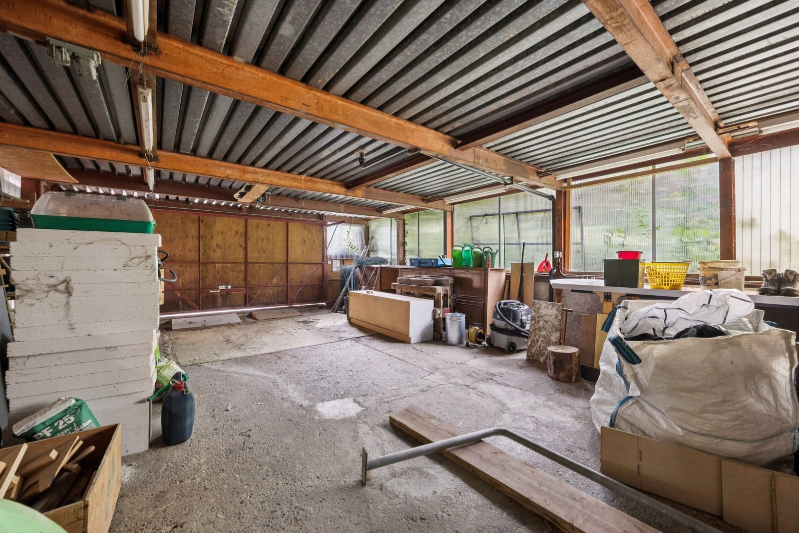 Grosszügiges 7-Zimmer-Haus in Leibstadt mit grosser Dachterrasse und viel Potenzial — Ansicht 12