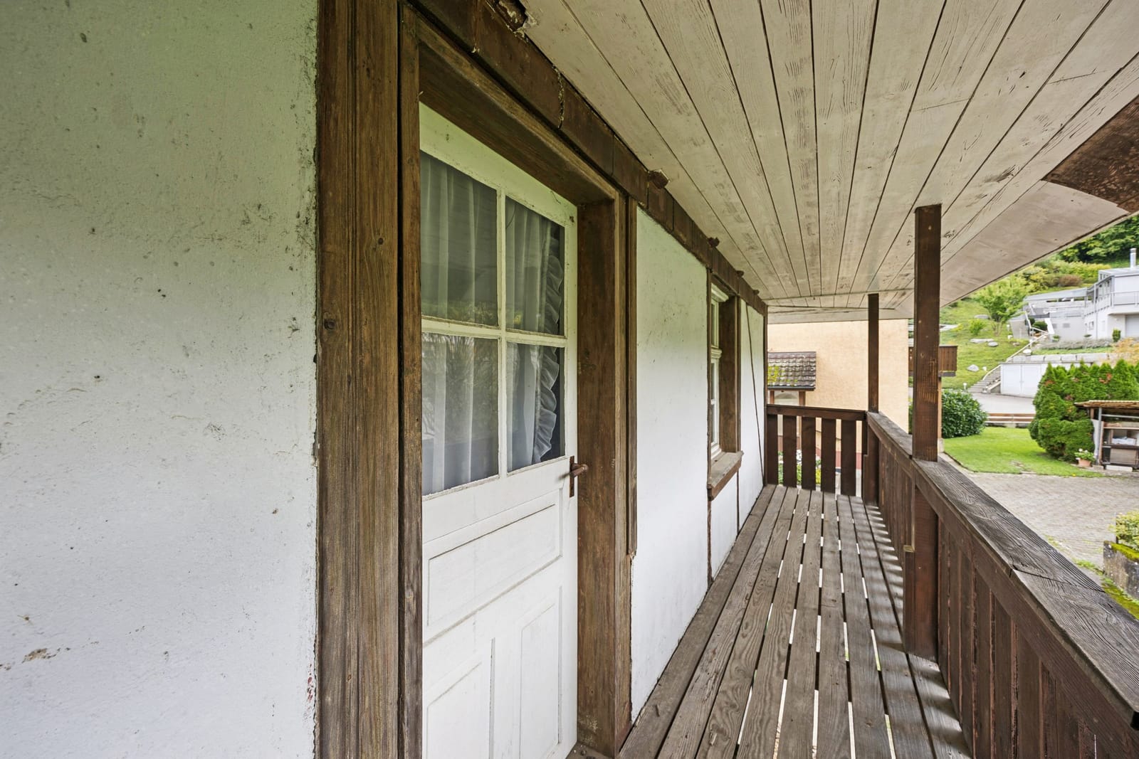 Grosszügiges 7-Zimmer-Haus in Leibstadt mit grosser Dachterrasse und viel Potenzial — Ansicht 17