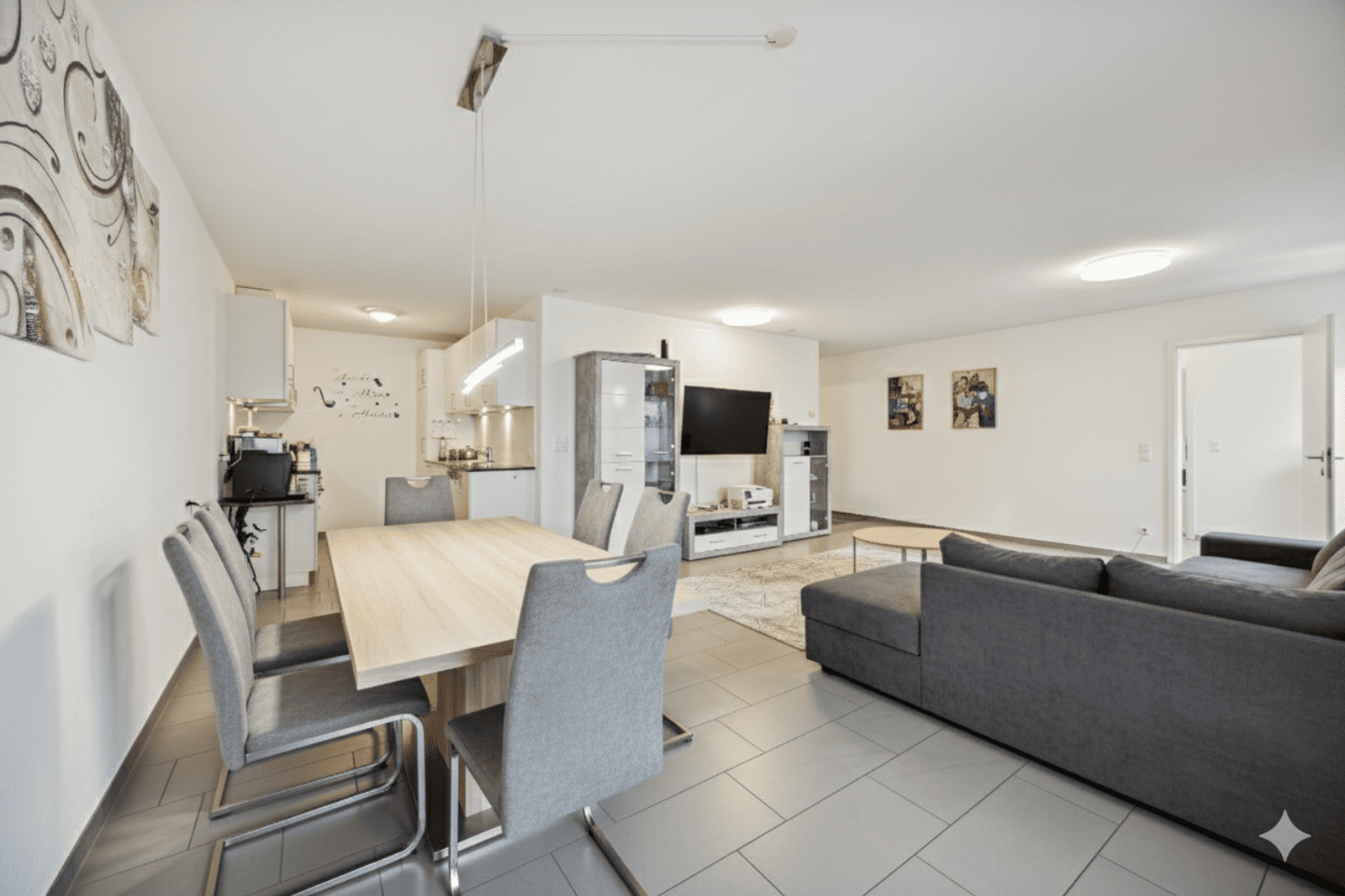 Attraktive 3-Zimmer-Eigentumswohnung mit 28.6 m² Terrasse und Lift — Ansicht 13