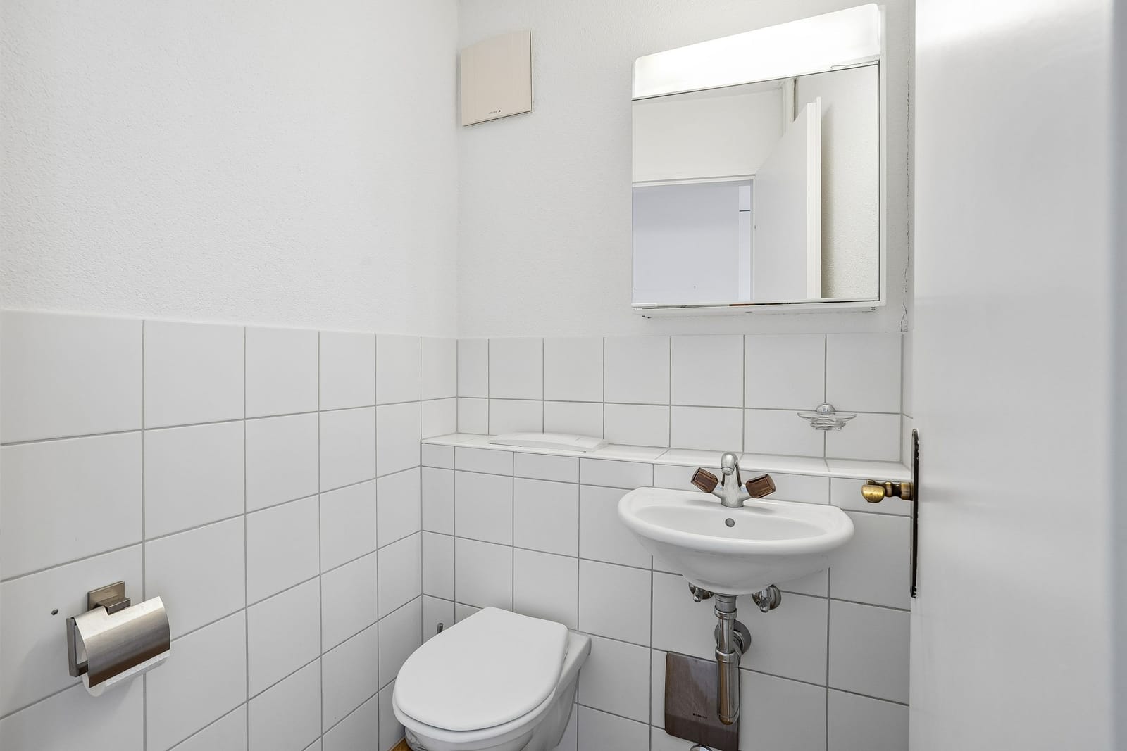 Wohnen über den Dächern von Baden – Exklusive 2.5-Zimmer-Wohnung mit Weitblick — Ansicht 12