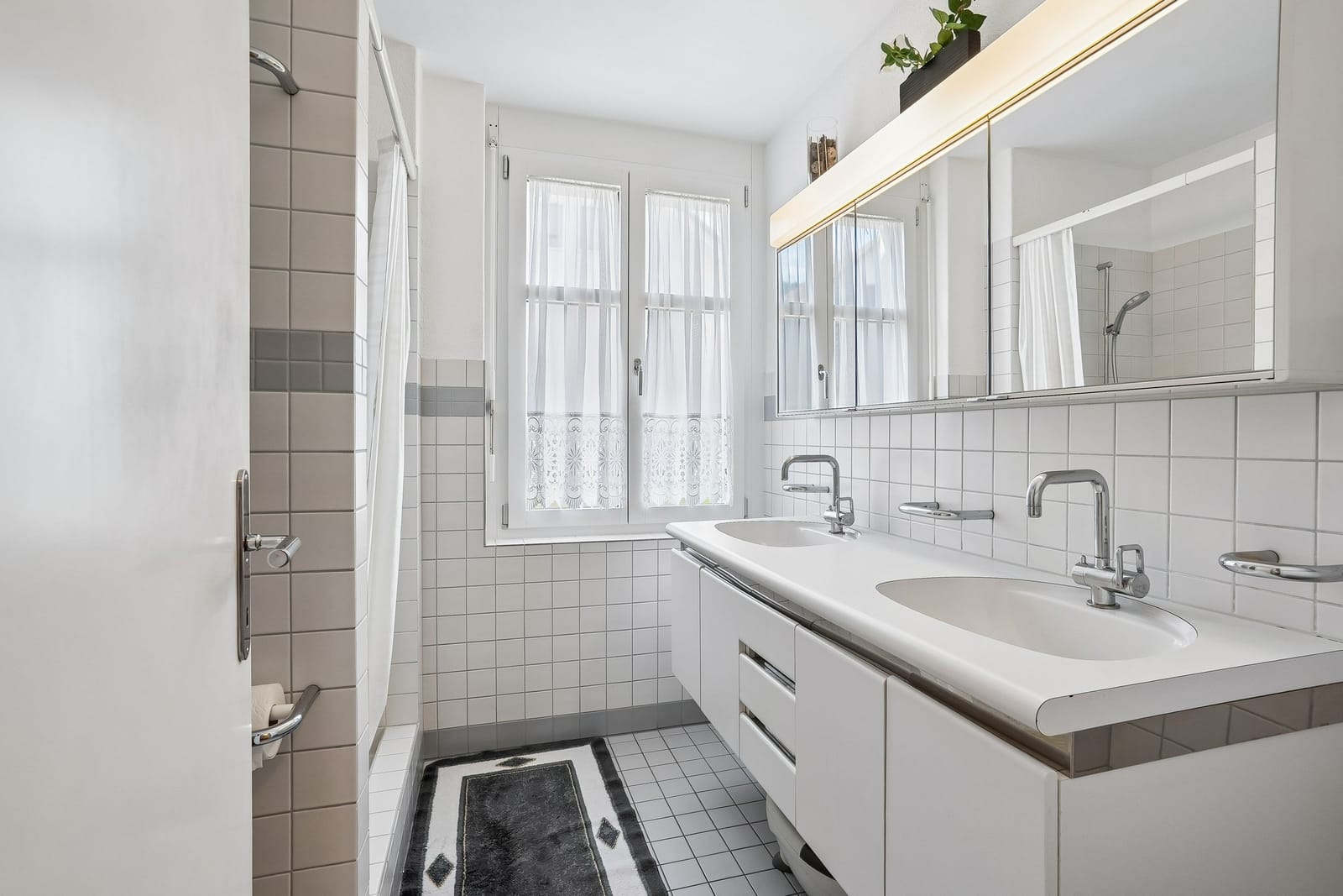 Gartenwohnung mit Einfamilienhausgefühl – 260 m² Privatgarten — Ansicht 11