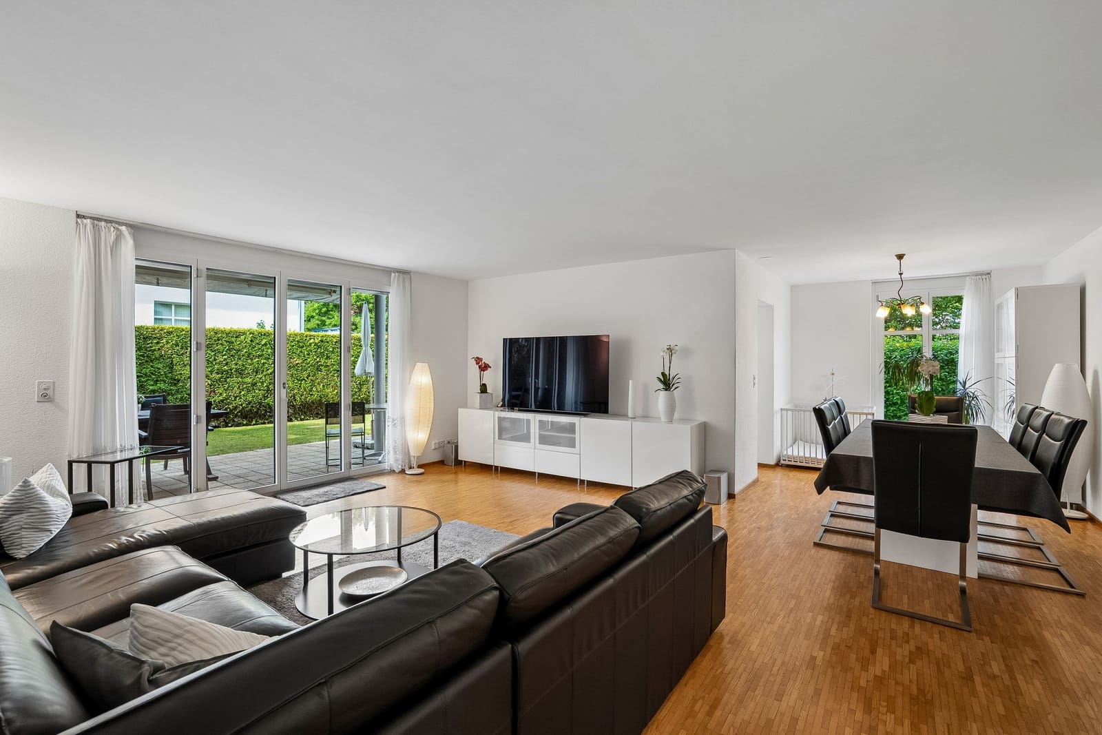 Gartenwohnung mit Einfamilienhausgefühl – 260 m² Privatgarten — Ansicht 3