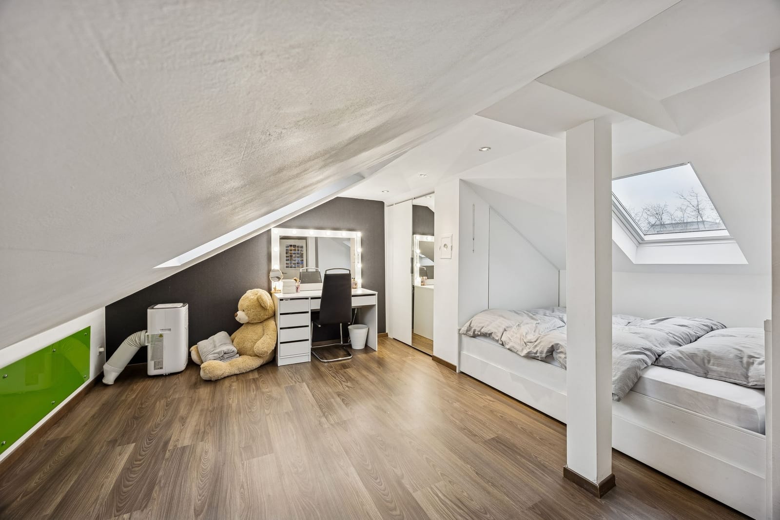Renoviertes 5.5-Zimmer-Reihenhaus mit 166 m² Gesamtfläche & grosser Terrasse — Ansicht 10