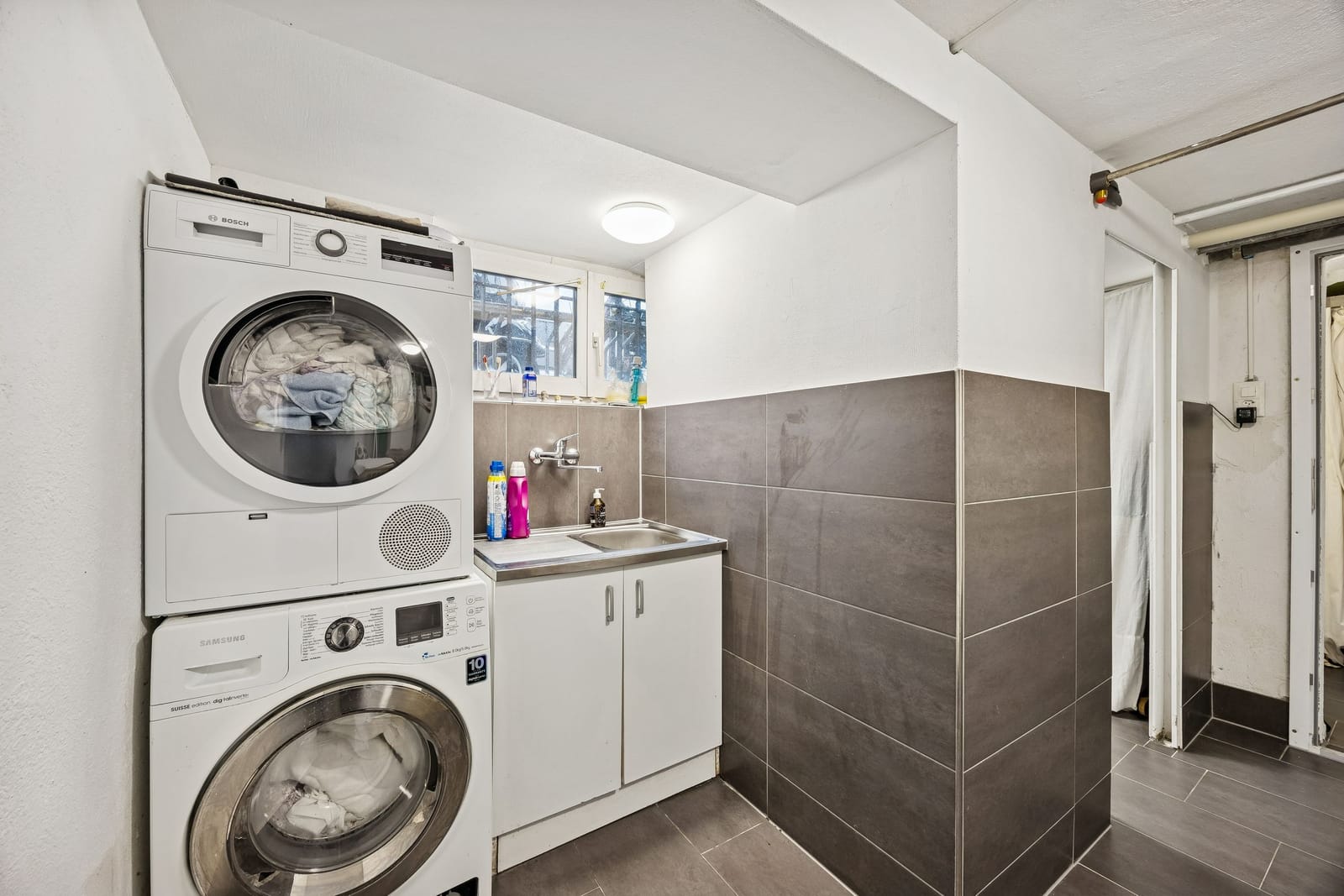 Renoviertes 5.5-Zimmer-Reihenhaus mit 166 m² Gesamtfläche & grosser Terrasse — Ansicht 22