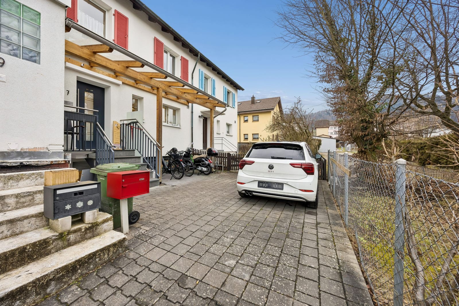 Renoviertes 5.5-Zimmer-Reihenhaus mit 166 m² Gesamtfläche & grosser Terrasse — Ansicht 11