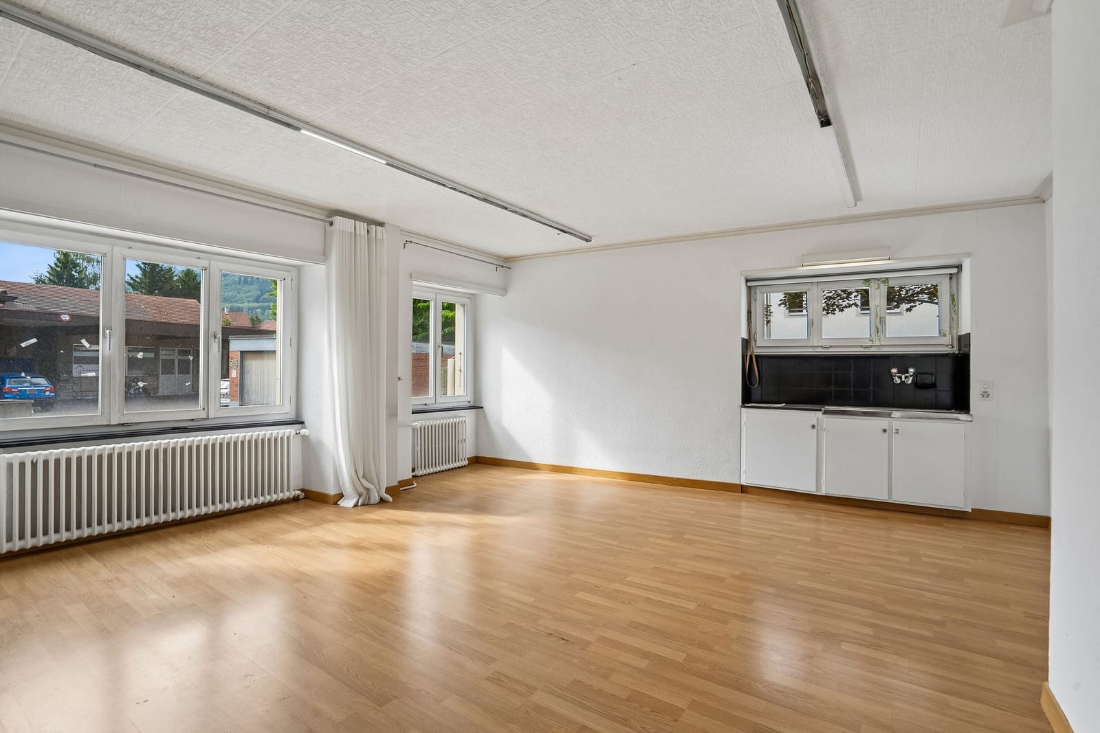 Zentrales Wohn- & Geschäftshaus mit Terrasse in Frick — Ansicht 17