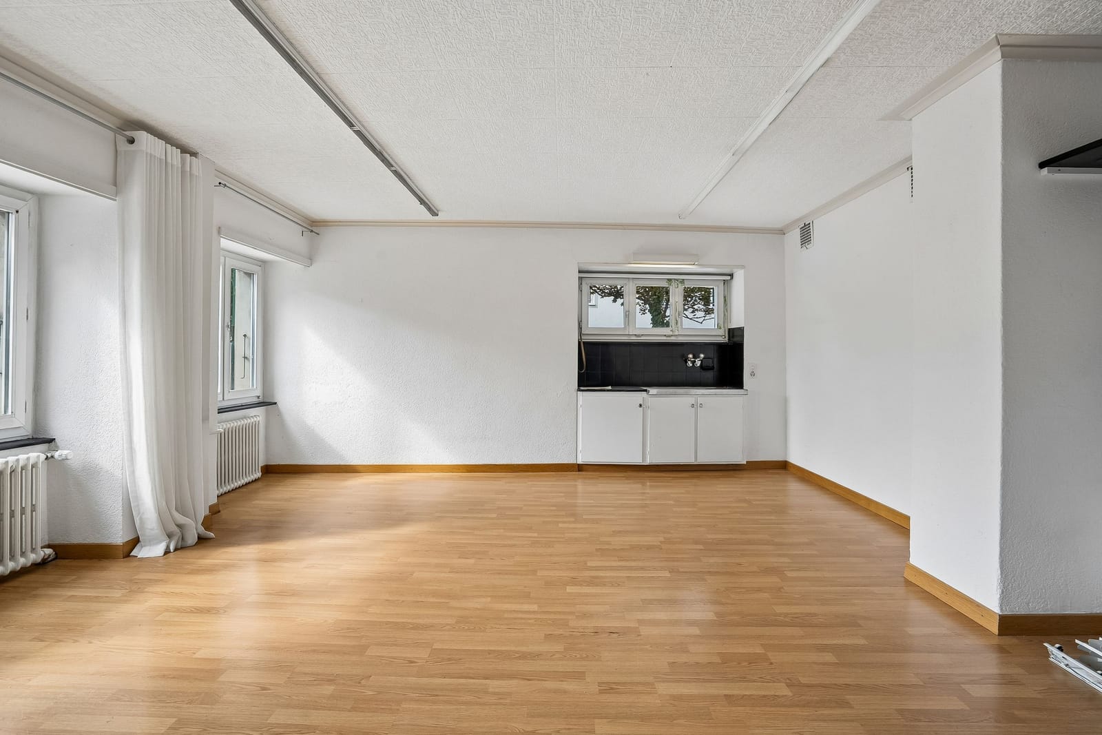 Zentrales Wohn- & Geschäftshaus mit Terrasse in Frick — Ansicht 18