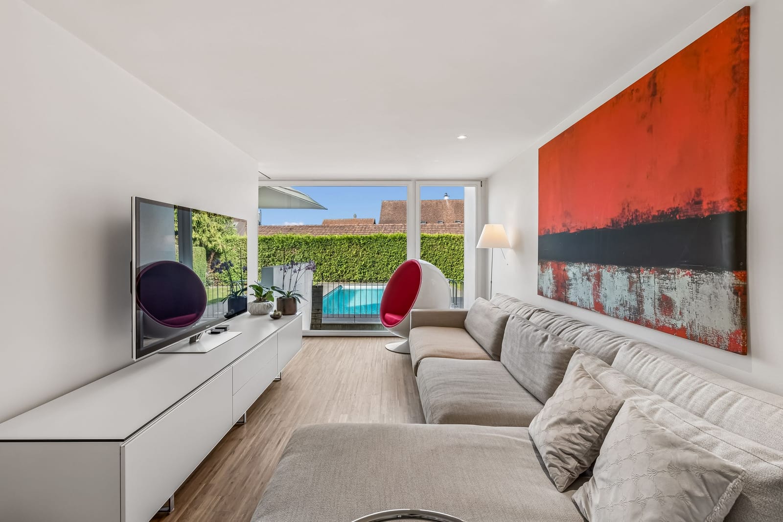Wohnen wie im Ferienresort – Architektenhaus mit Pool und Garten — Ansicht 9