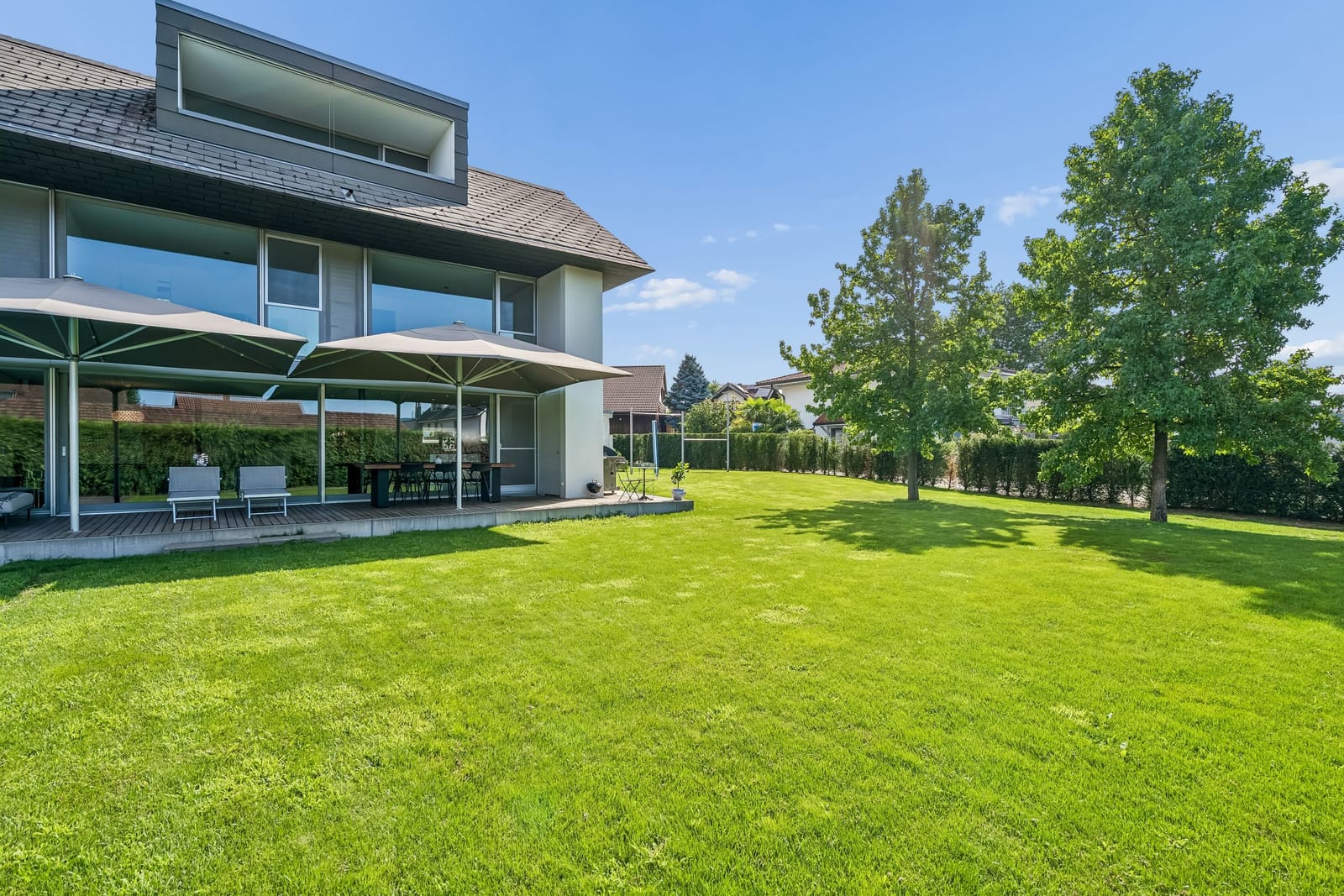 Wohnen wie im Ferienresort – Architektenhaus mit Pool und Garten — Ansicht 4