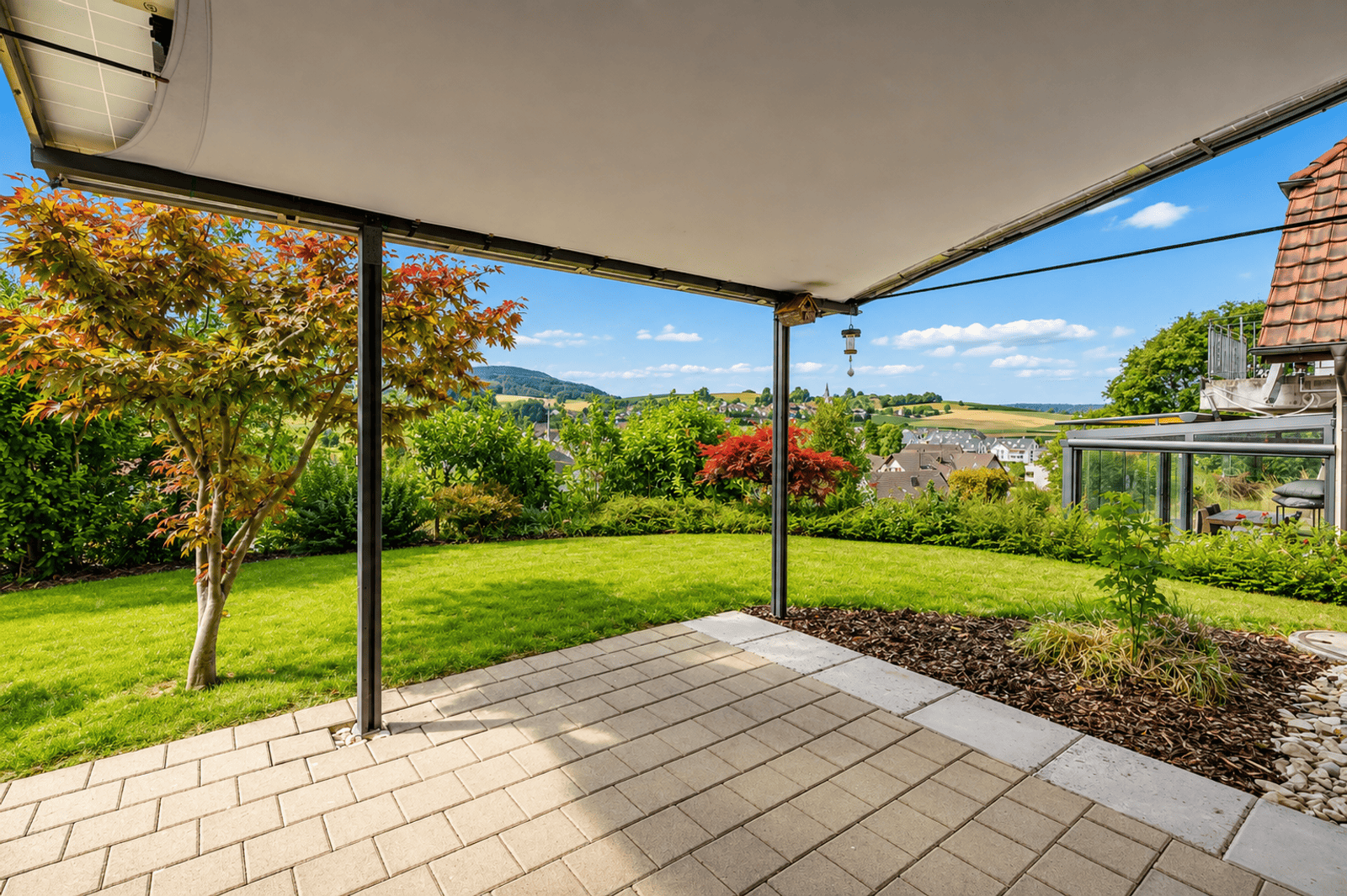 Exklusive Landhausvilla mit Türmli an sonniger Südwesthanglage, nur 30 Minuten bis Zürich HB — Ansicht 2