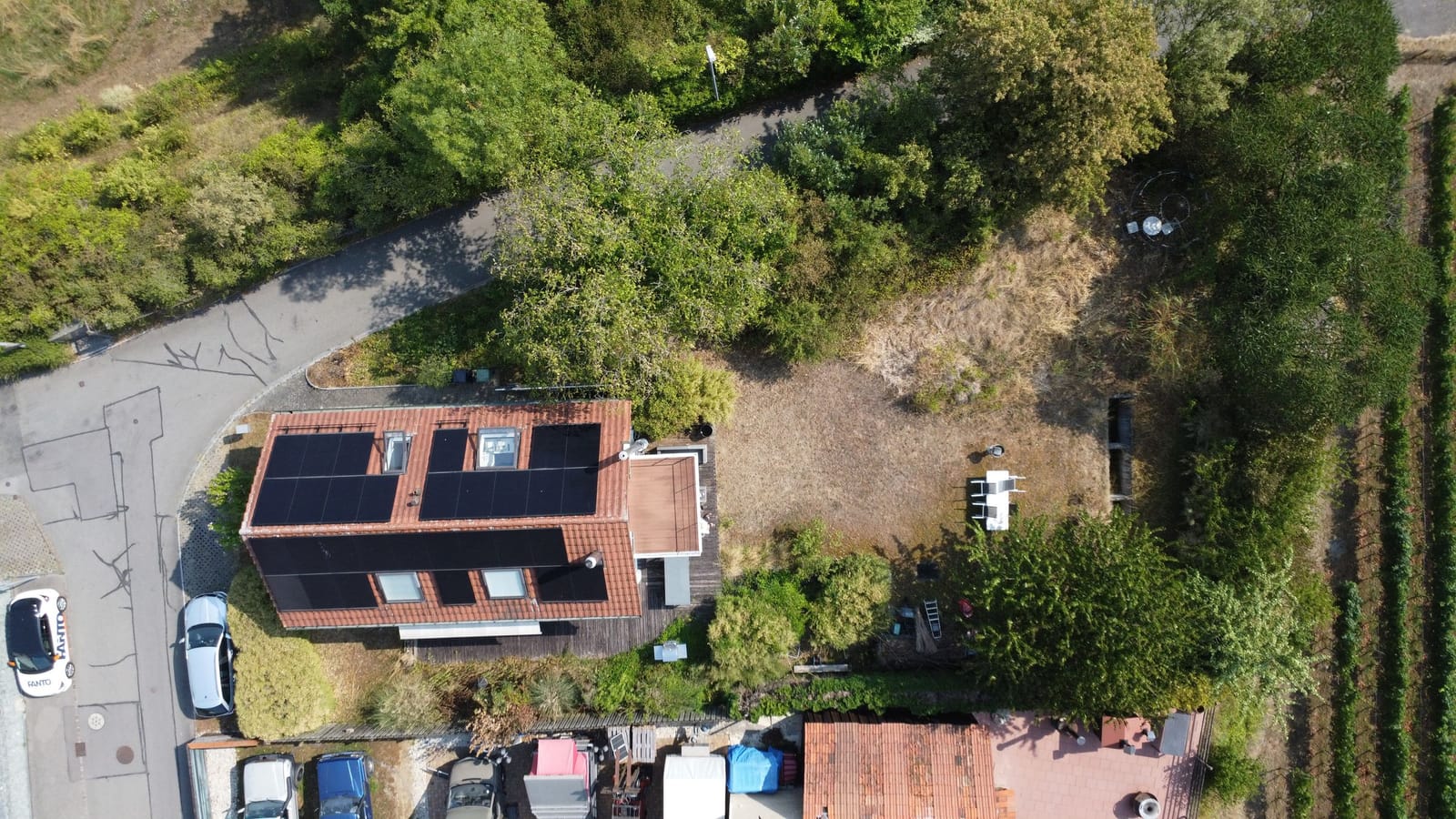 790 m² Grundstück in sonniger Wohnlage – vielseitige Möglichkeiten für Umbau, Erweiterung oder Ersatzneubau — Ansicht 2