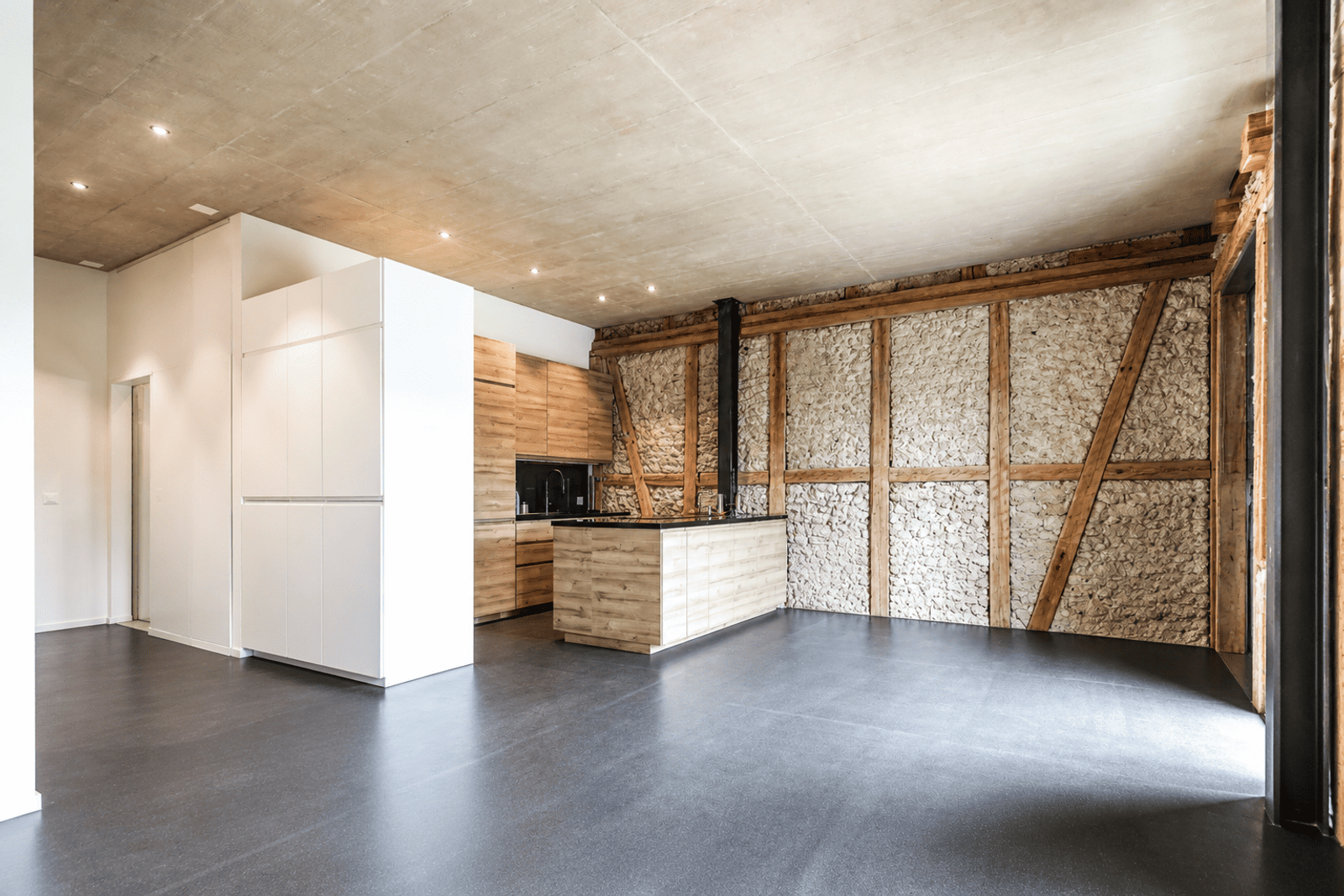 Historisches Bijou mit modernem Ausbaustandard – 2.5-Zimmer-Wohnung mit Balkon — Ansicht 14