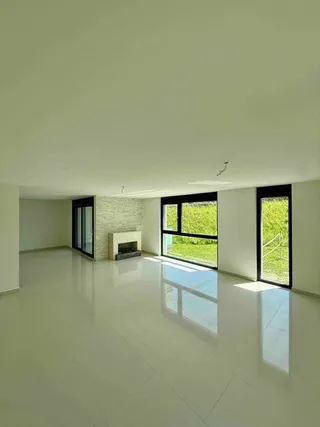 Objektbild  , 2557 Studen