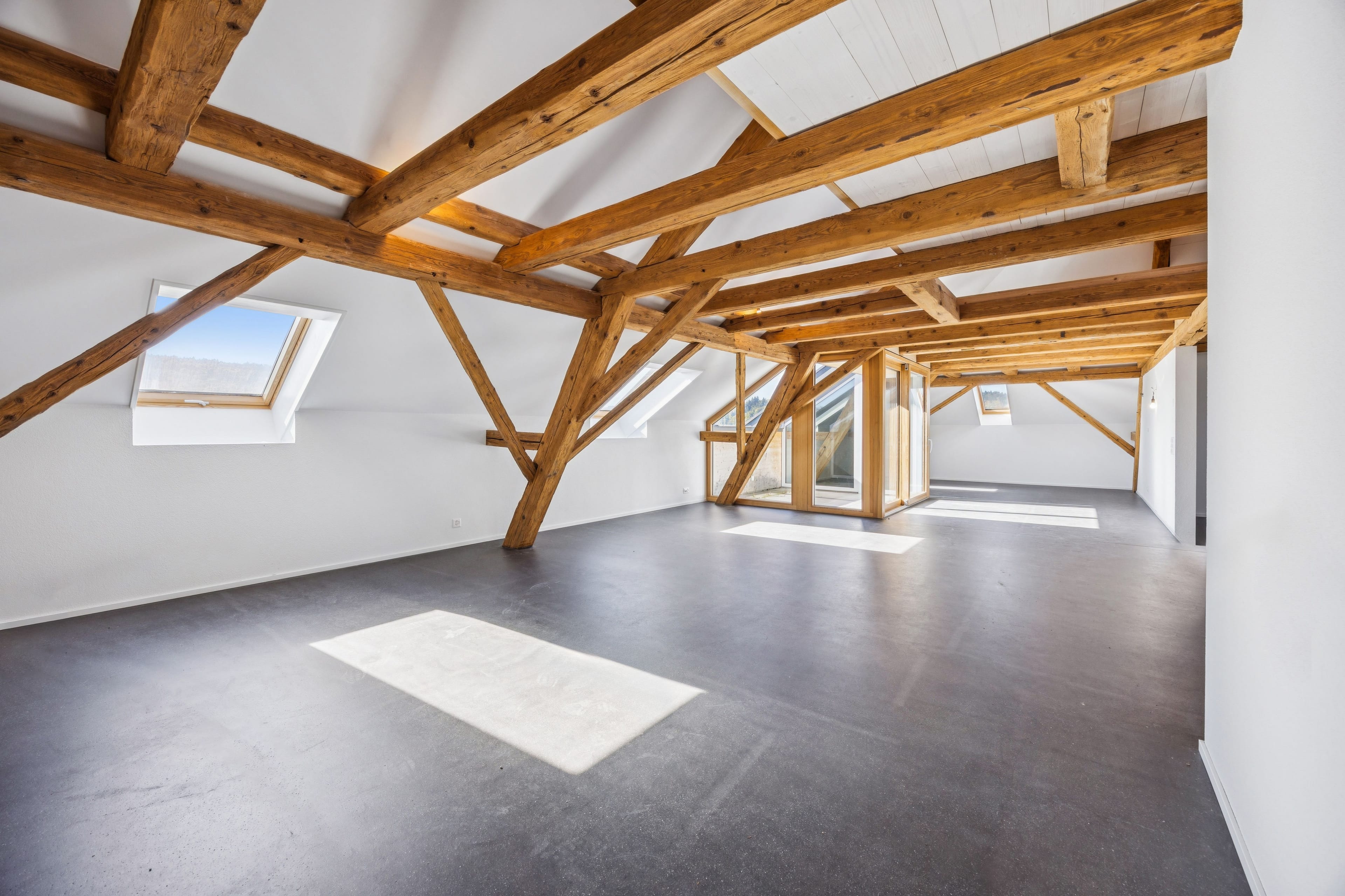 Exklusive 5.5-Zimmer-Dach-Maisonette mit Charme - 5