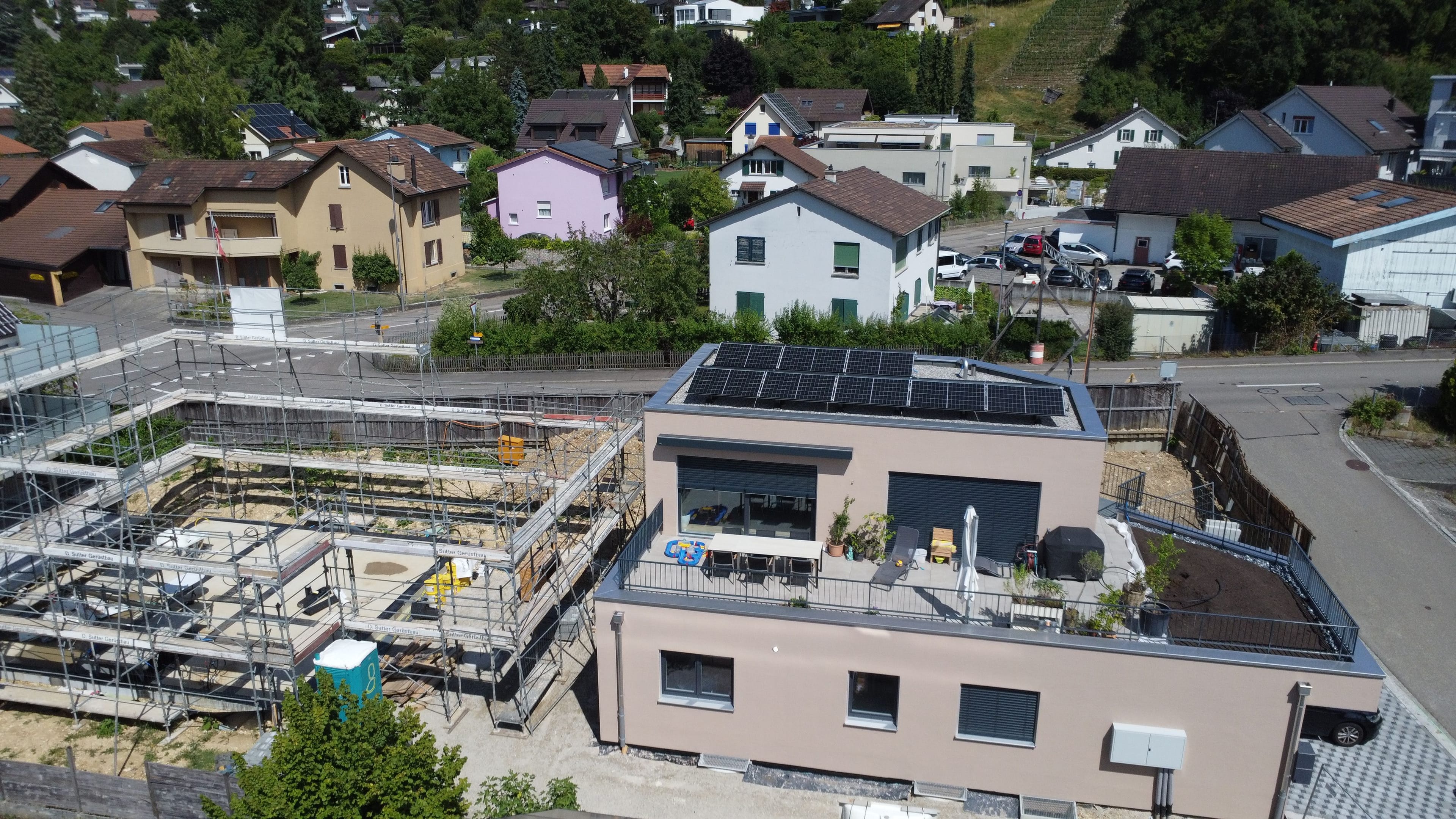 Neubau an sonniger Lage – modernes 5.5-Zimmer-Einfamilienhaus mit viel Licht und grosszügiger Terrasse - 10