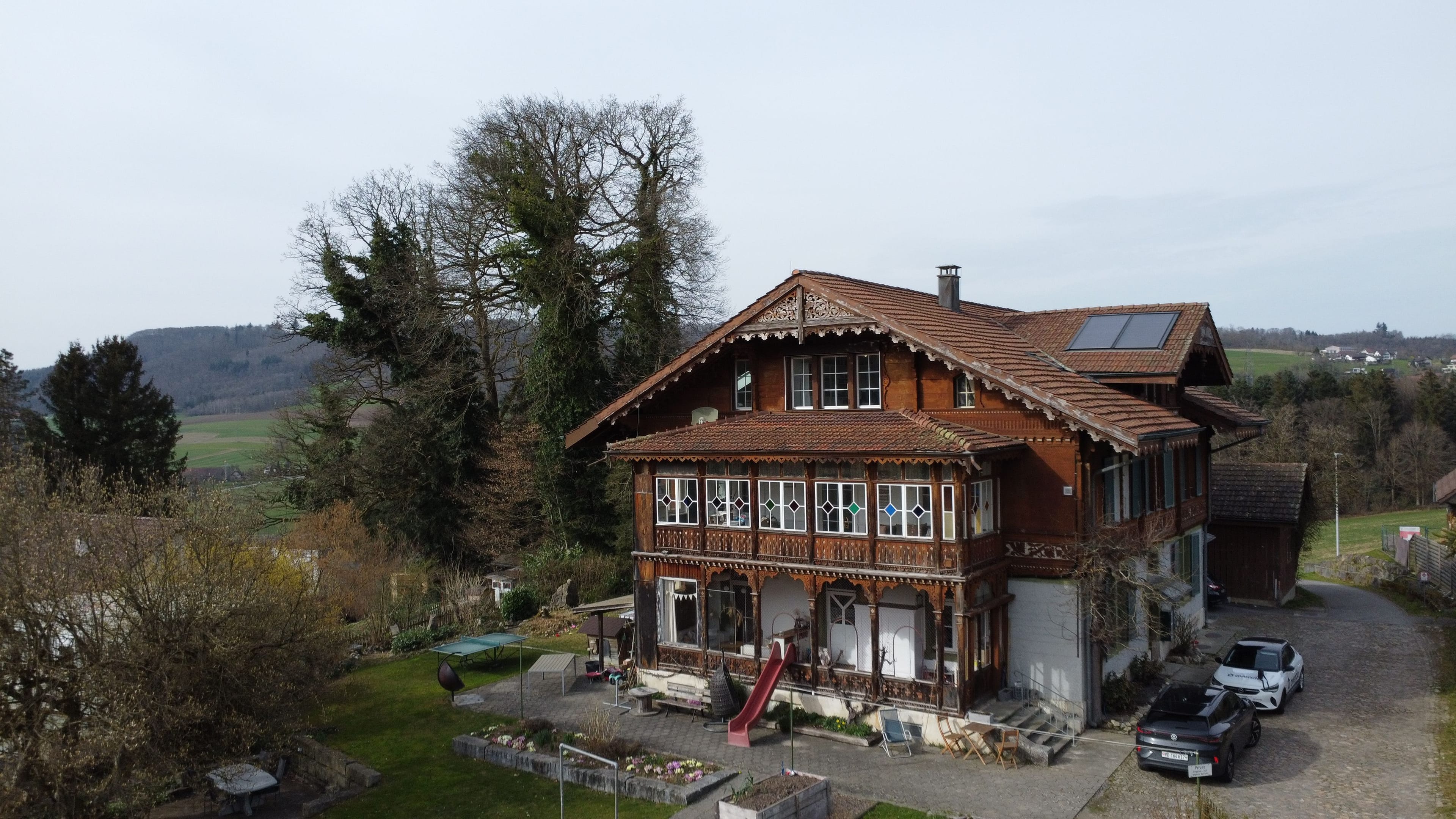 Vollvermietetes MFH mit Potenzial in Safenwil - 3 Einheiten und Bauland! - 1