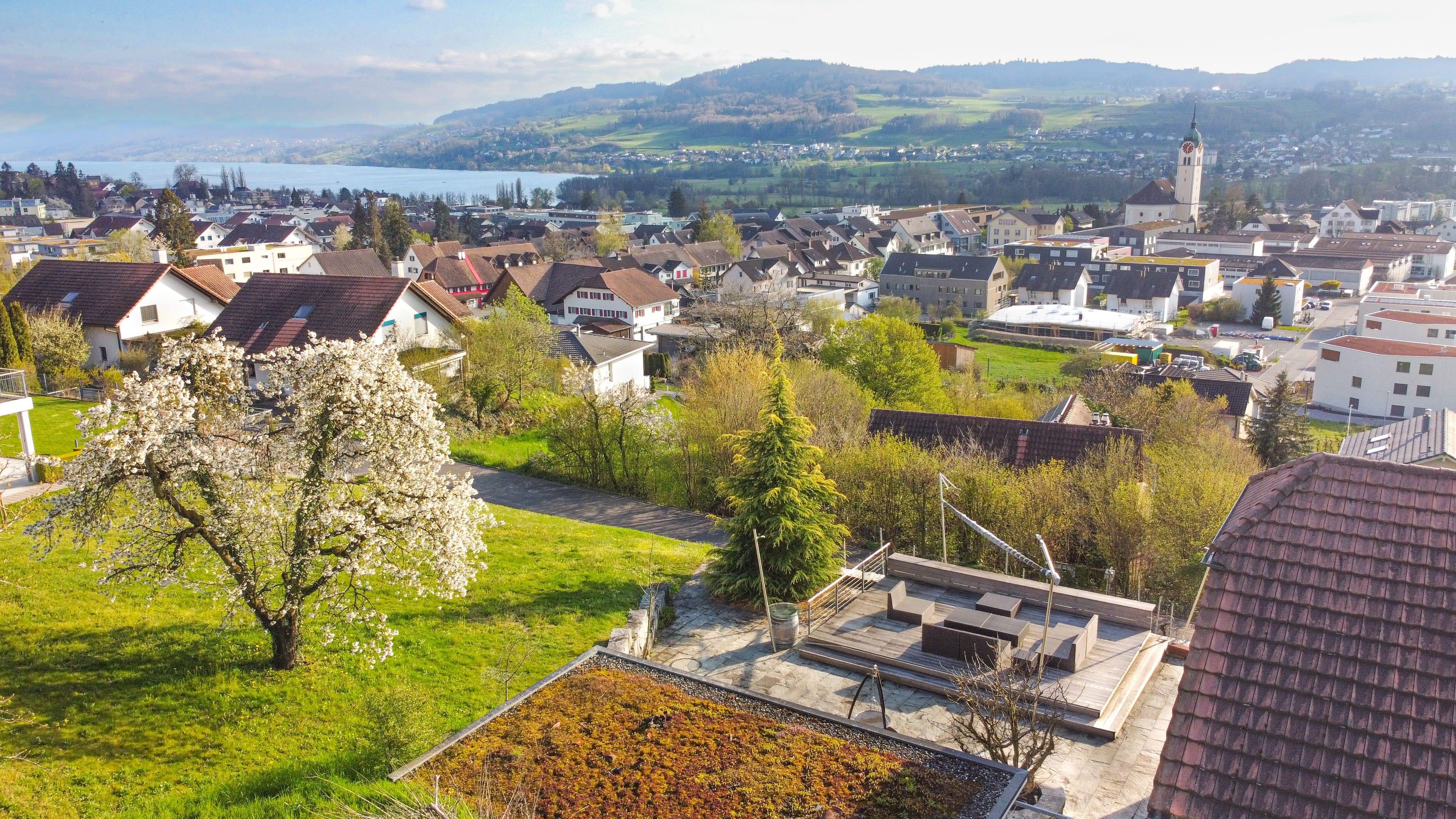 Landhaus mit Eleganz, Ruhe und Seesicht - Bild 1
