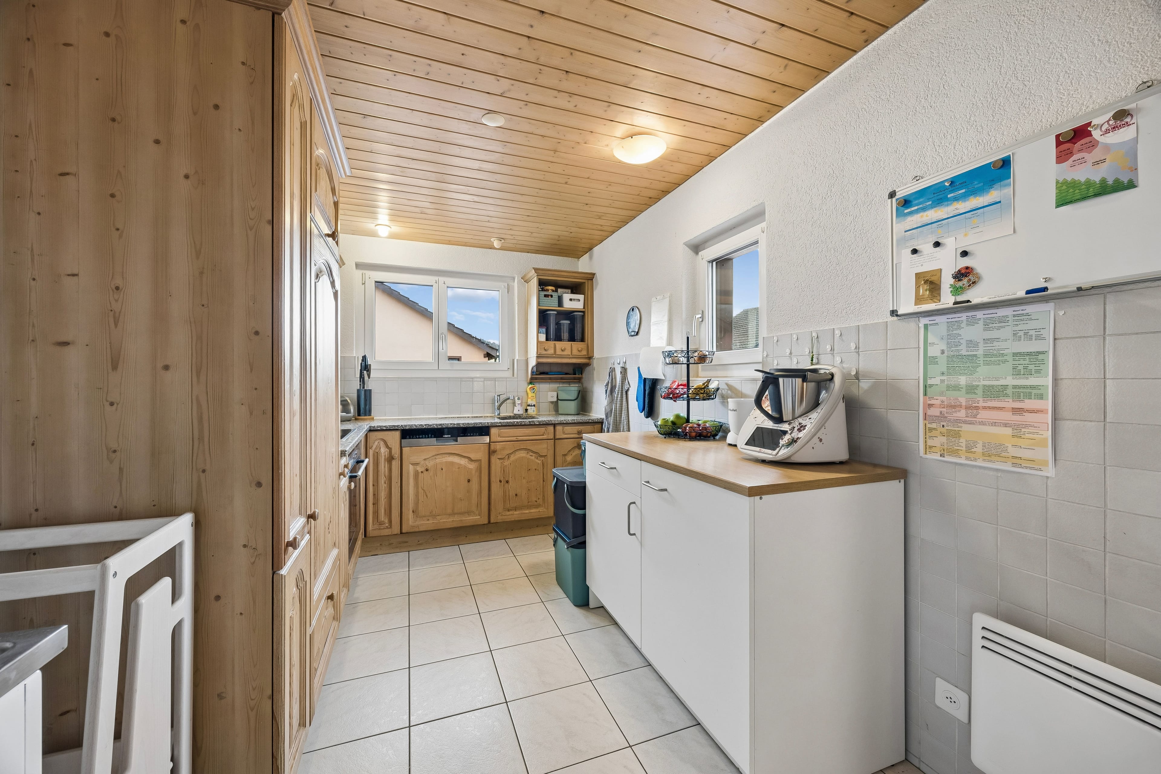 Einfamilienhaus mit Gartenidylle, grossem Aussenbereich und spannendem Ausbaupotenzial - 17