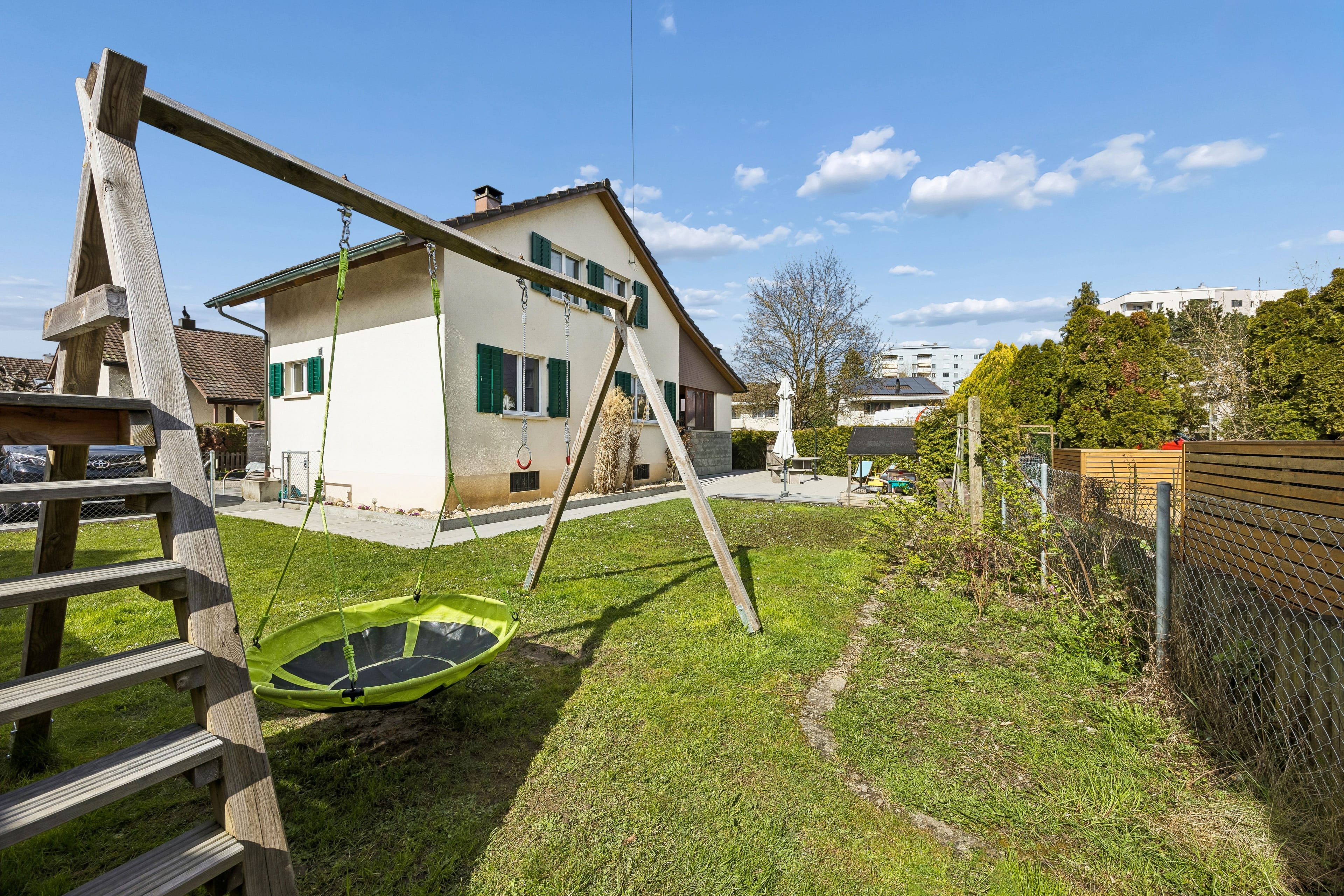 Einfamilienhaus mit Gartenidylle, grossem Aussenbereich und spannendem Ausbaupotenzial - 12
