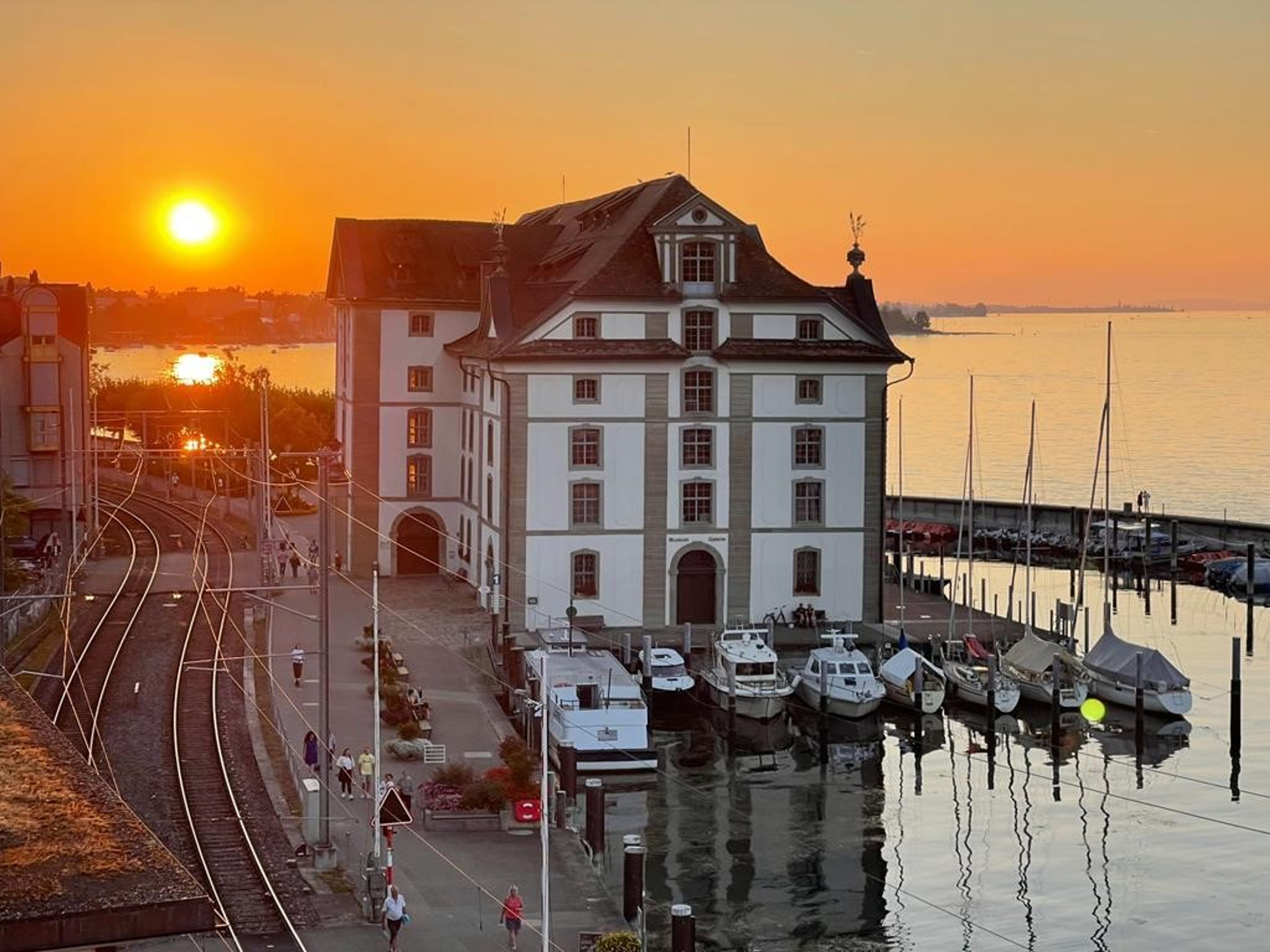 Lakefront Investment! MFH mit 12 Einheiten - erstklassiger Lage! - Bild 16