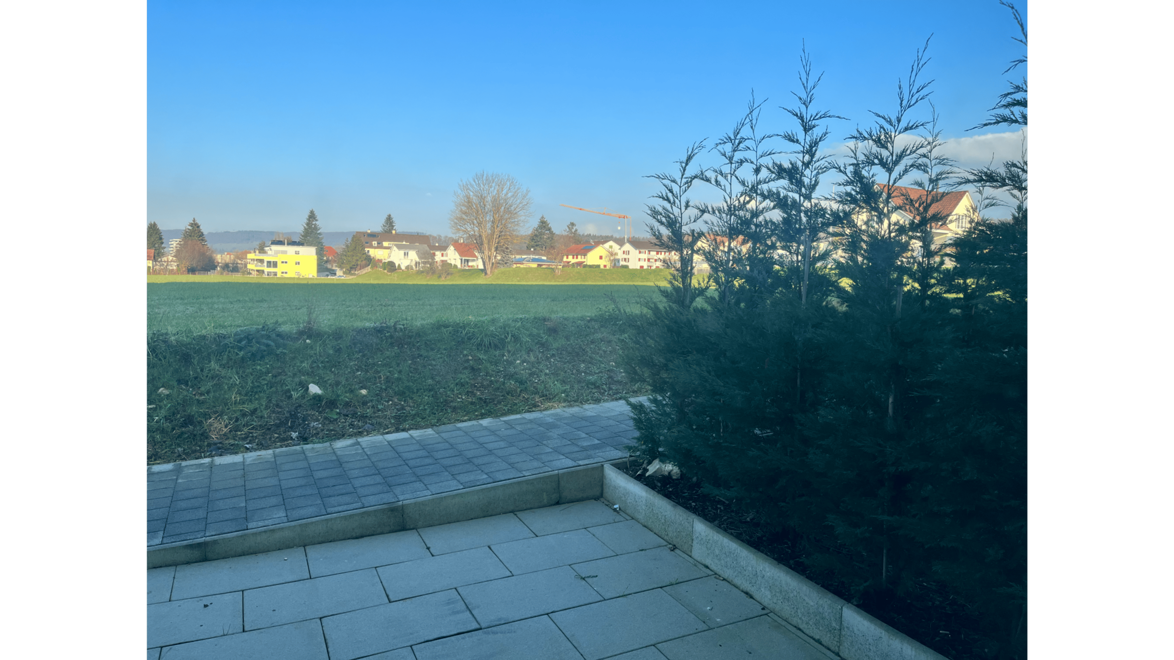 Perfekt für Investoren: Moderner und heller Gewerberaum in Büsserach mit attraktiver Aussicht und vielseitigem Potenzial. - Bild 1