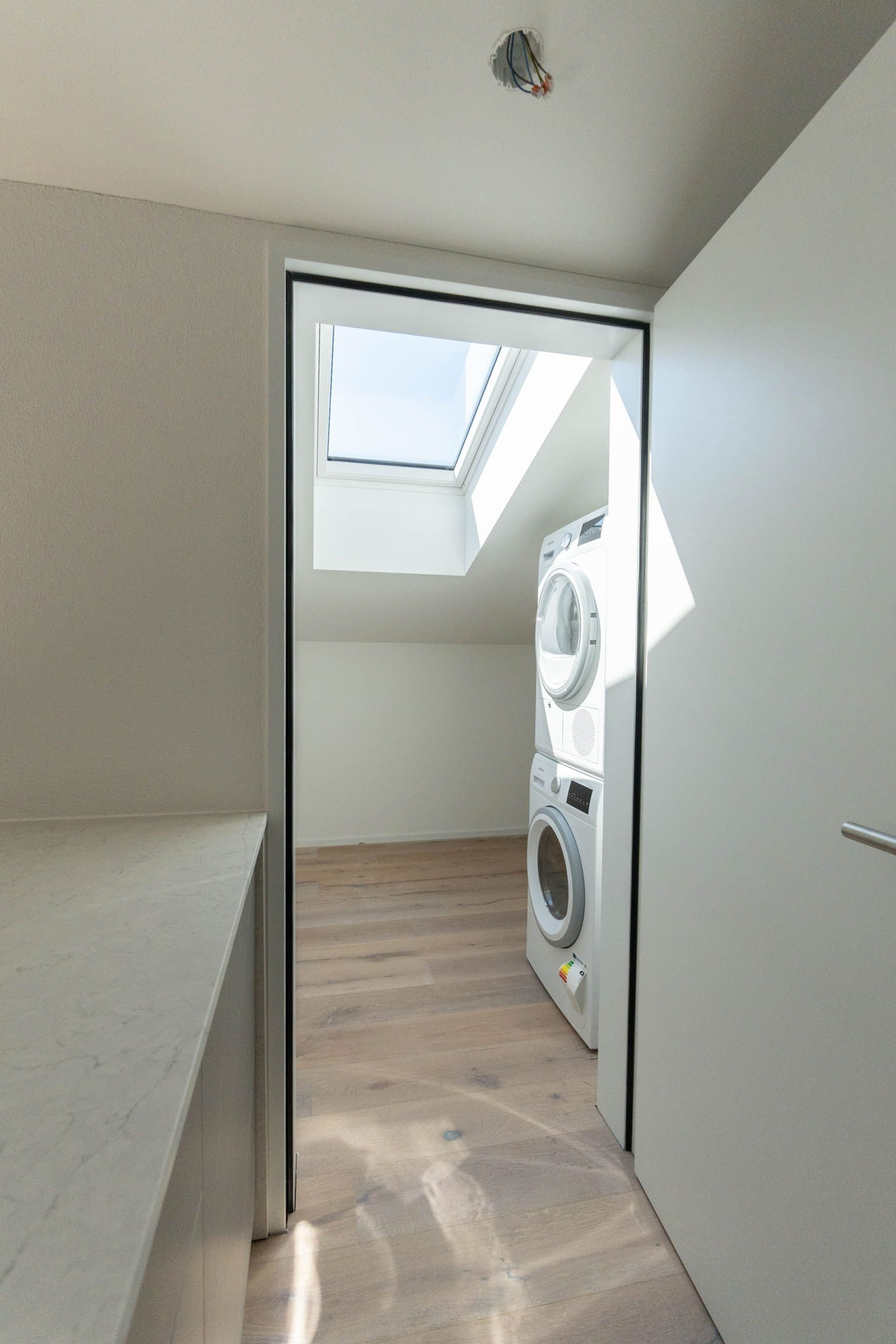 Luxuriöses Wohnen mit Smart-Home-Komfort und Panoramablick - 8