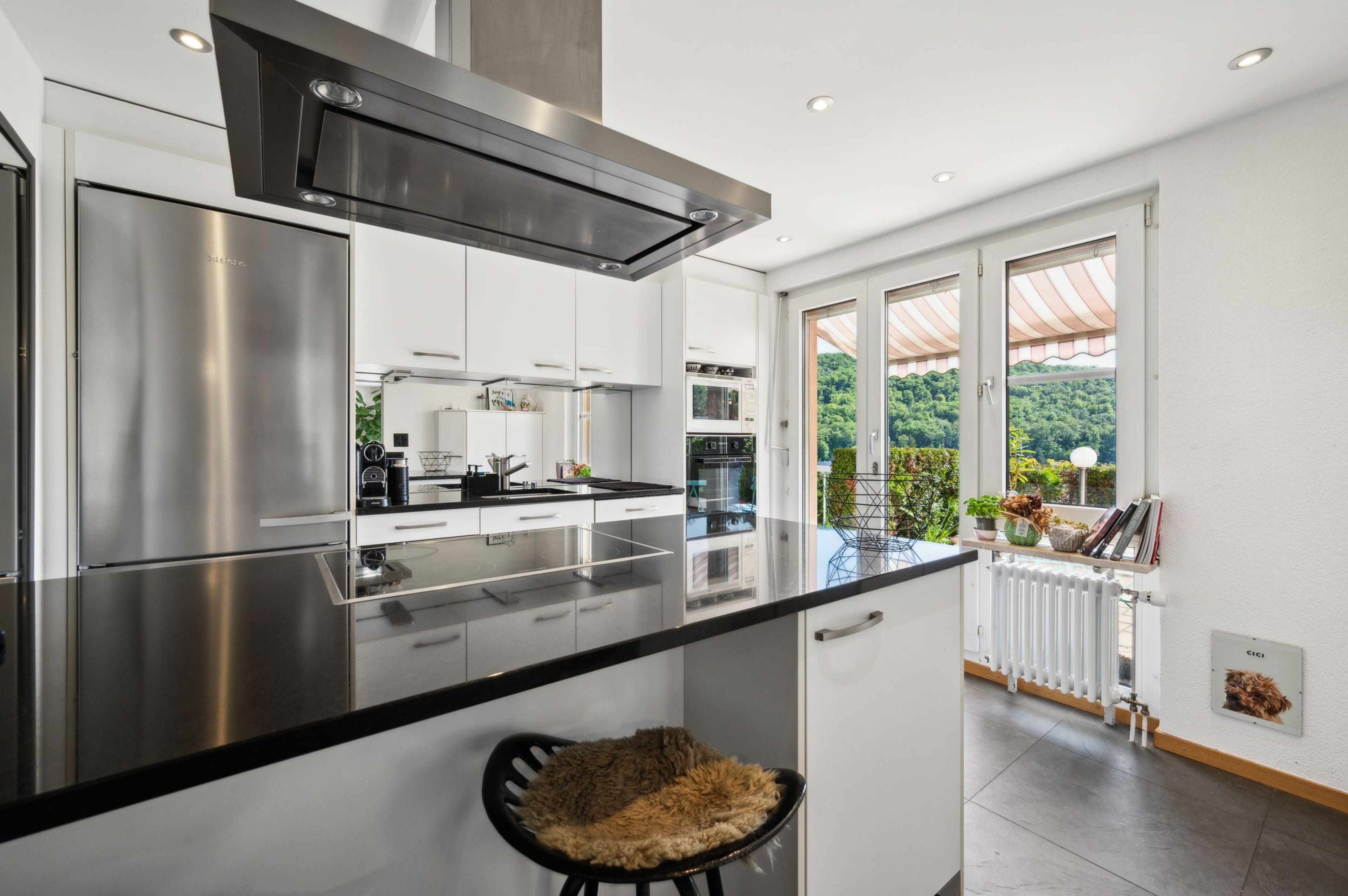 Modernes 6.5-Zimmer-Einfamilienhaus mit eindrucksvollem Panoramablick - Bild 5
