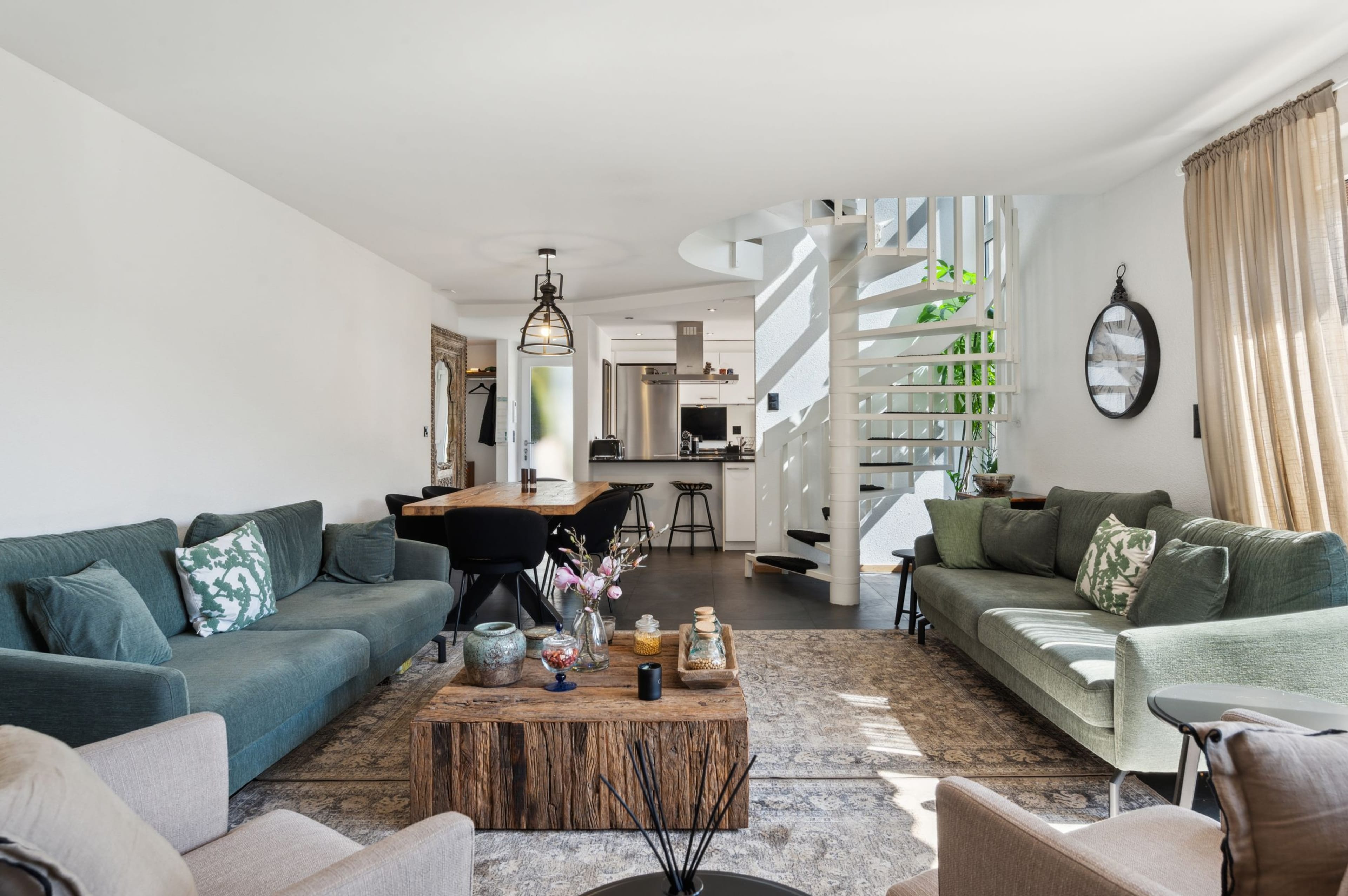 Modernes 6.5-Zimmer-Einfamilienhaus mit eindrucksvollem Panoramablick - Bild 4